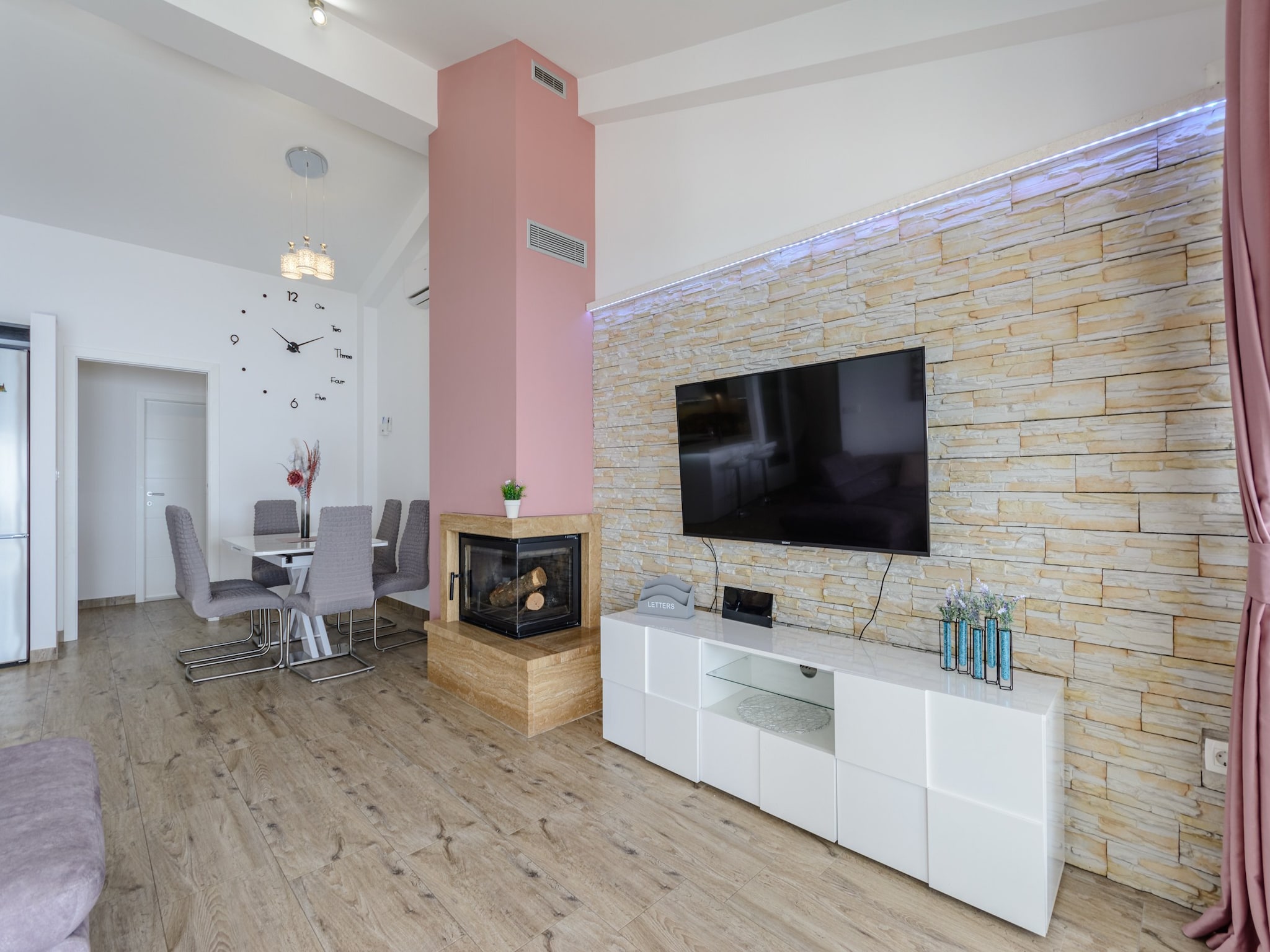 Ferienwohnung Apartments Hope (Dugi Rat) - Three-Bedroom Apartme