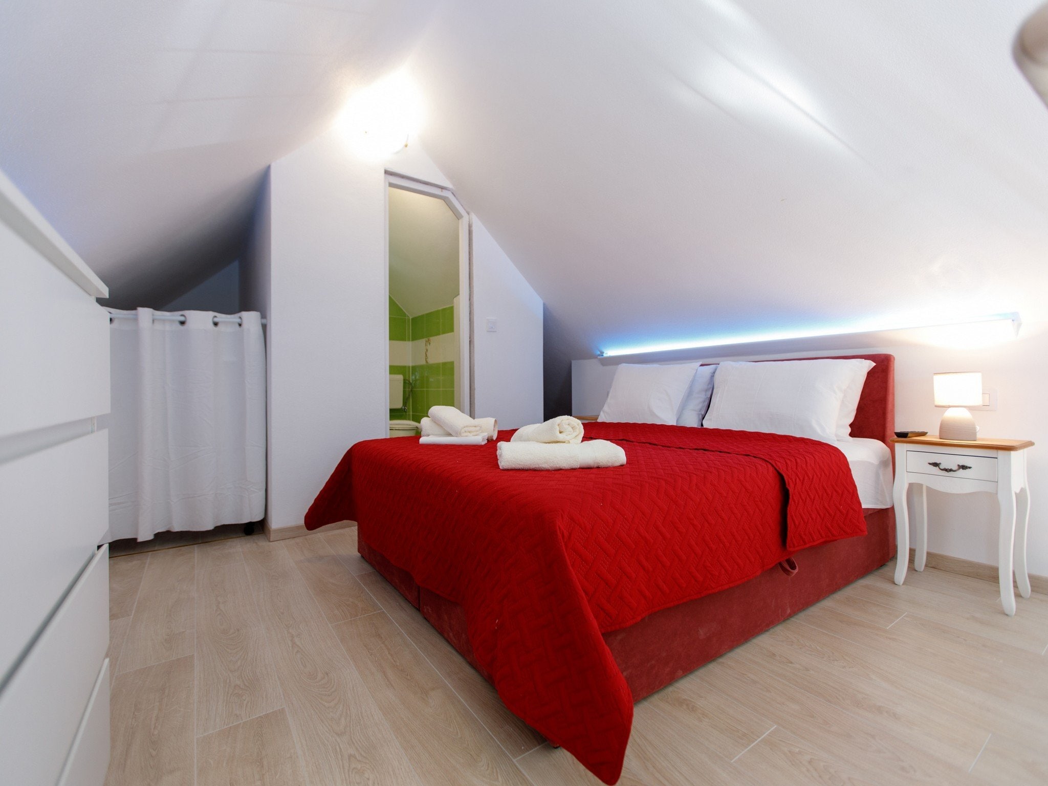 Dům Villa Balarin - Five Bedroom Holiday Home with Ter