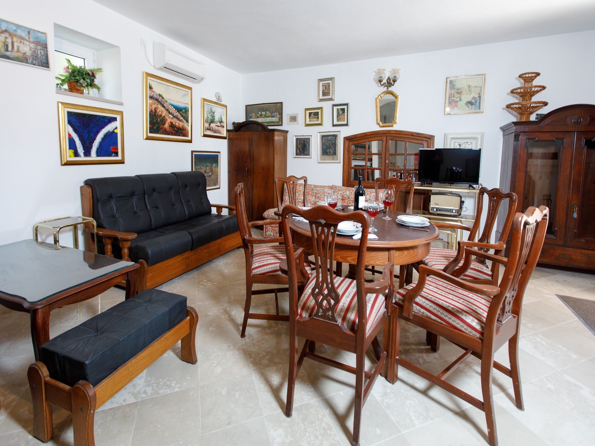 Dům Villa Balarin - Five Bedroom Holiday Home with Ter