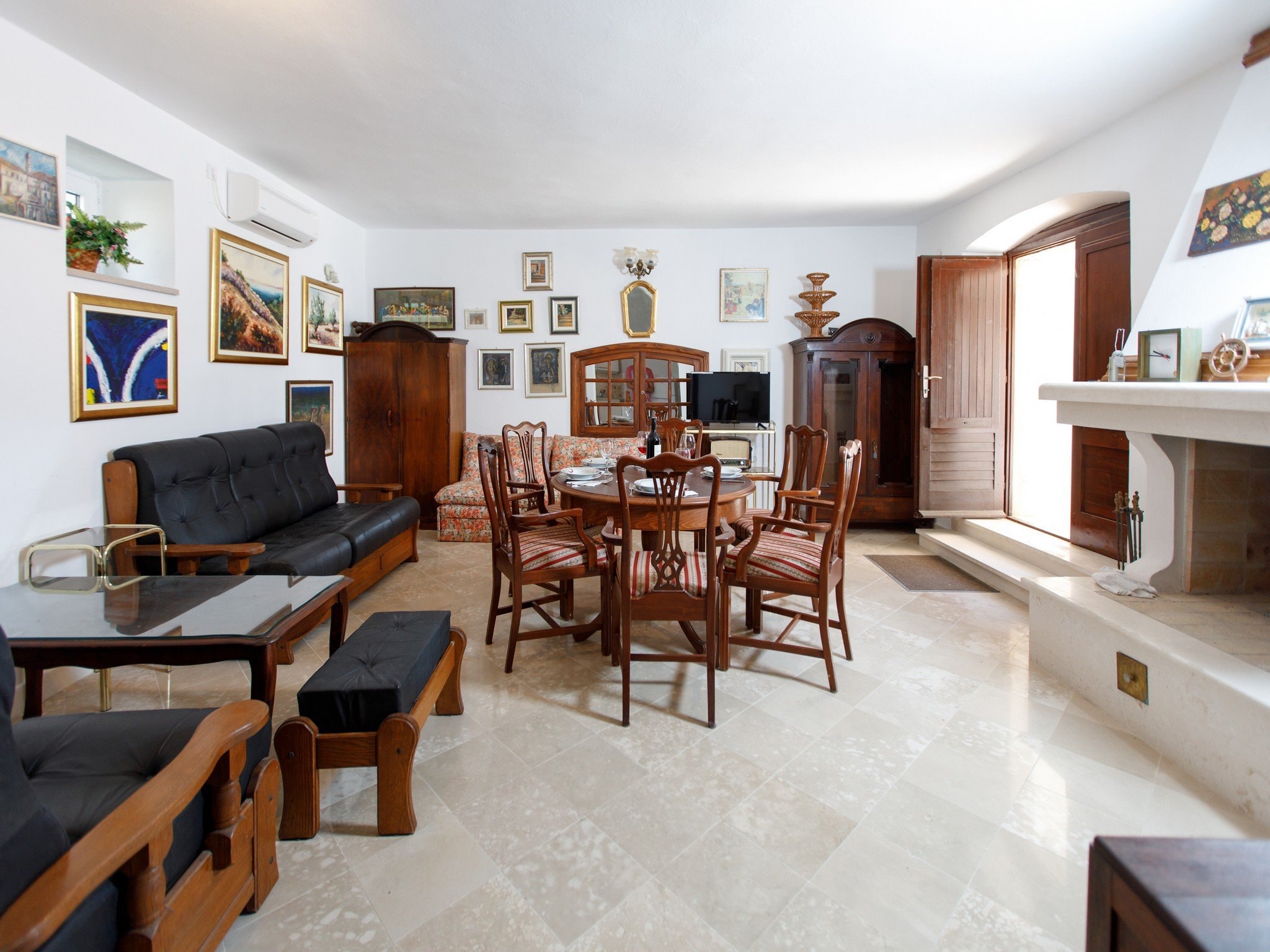Dům Villa Balarin - Five Bedroom Holiday Home with Ter