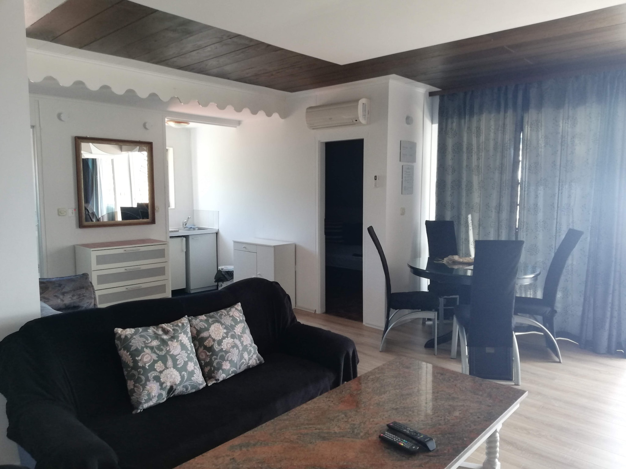 Ferienwohnung Villa Elit- Three Bedroom Apartment with Sea View