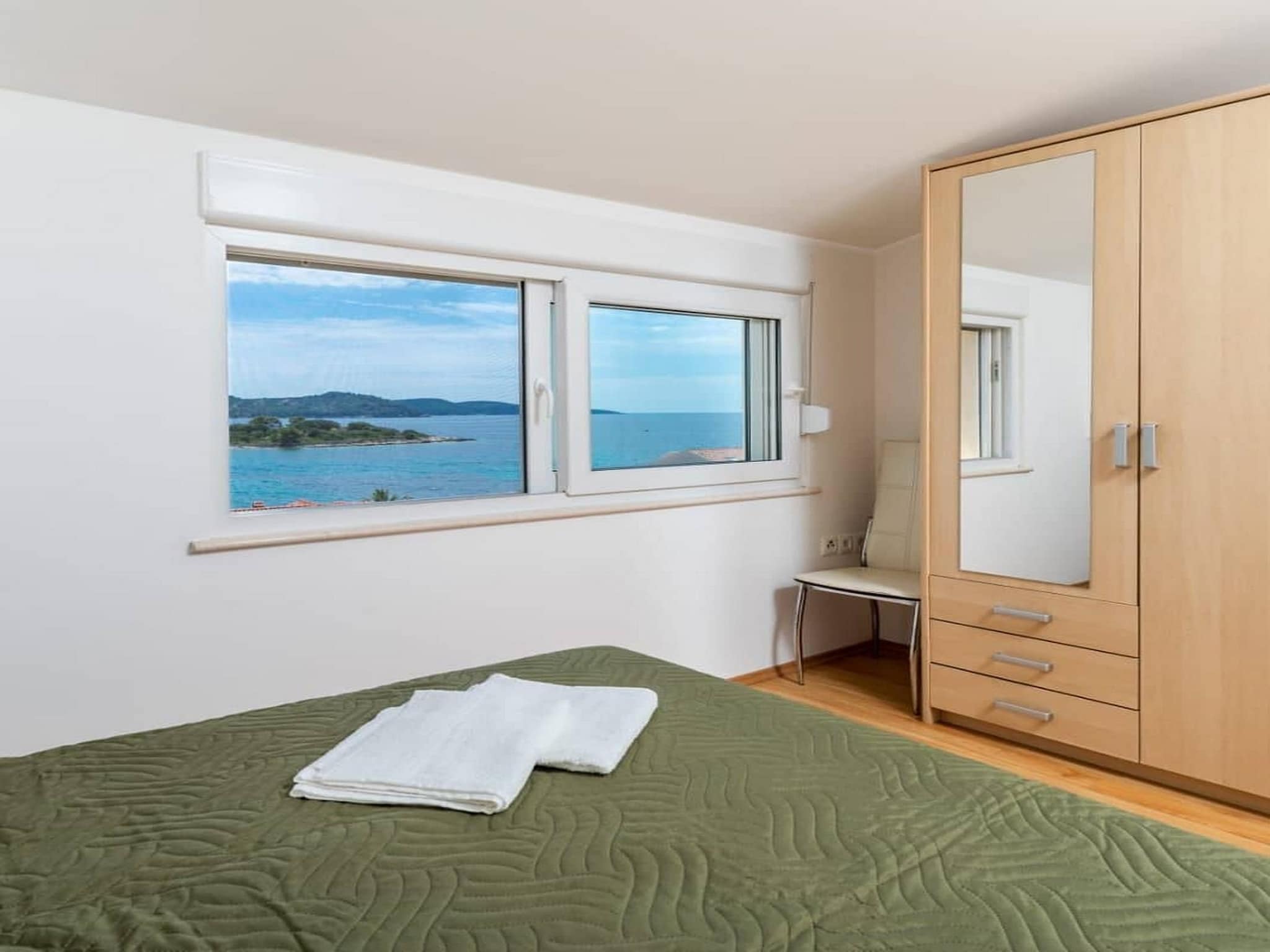 Apartmá Apartments Fran-Two Bedroom Apartment with Balcony