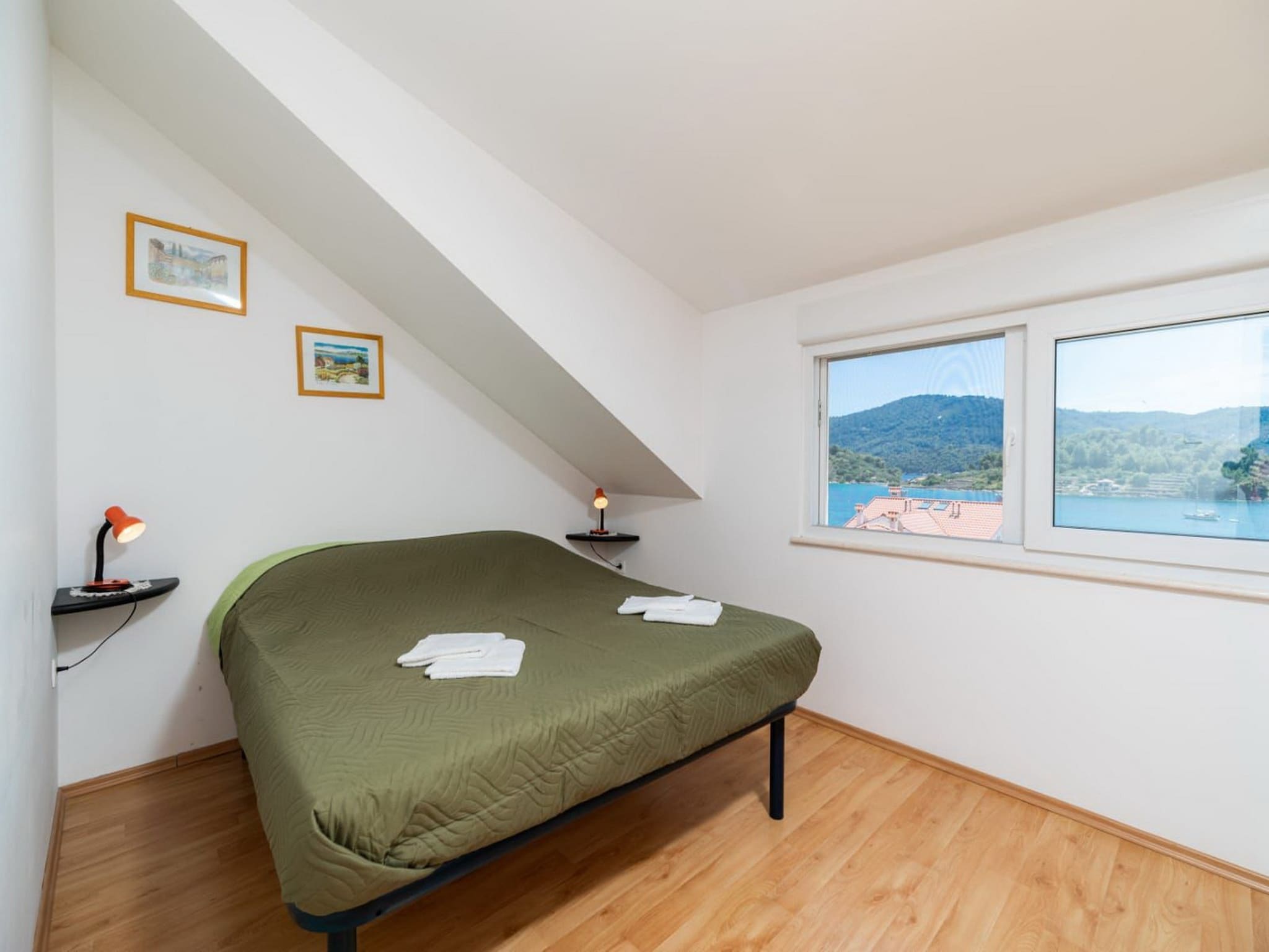 Apartmá Apartments Fran-Two Bedroom Apartment with Balcony