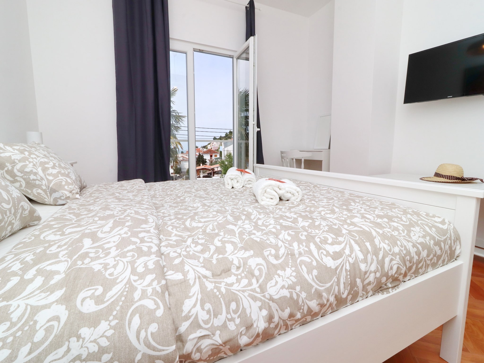   Holiday Home Rosemary-Three Bedroom Holiday Home w