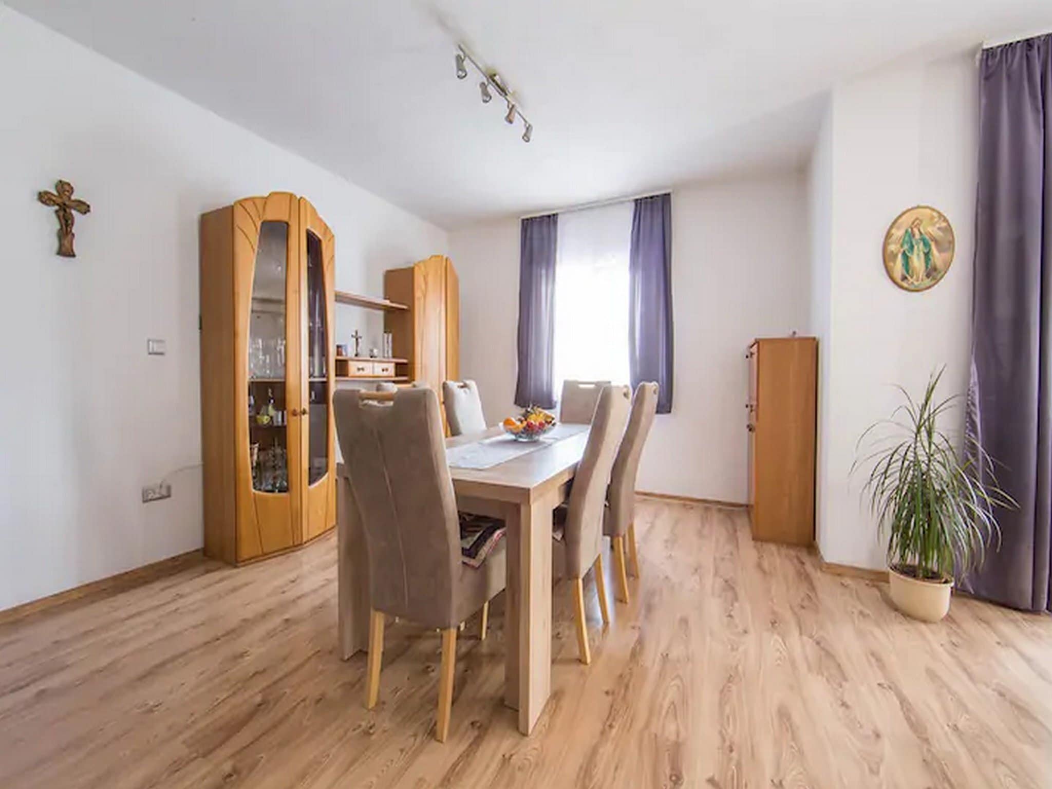   Holiday Home J&D No.3-Six Bedroom House  with Pool