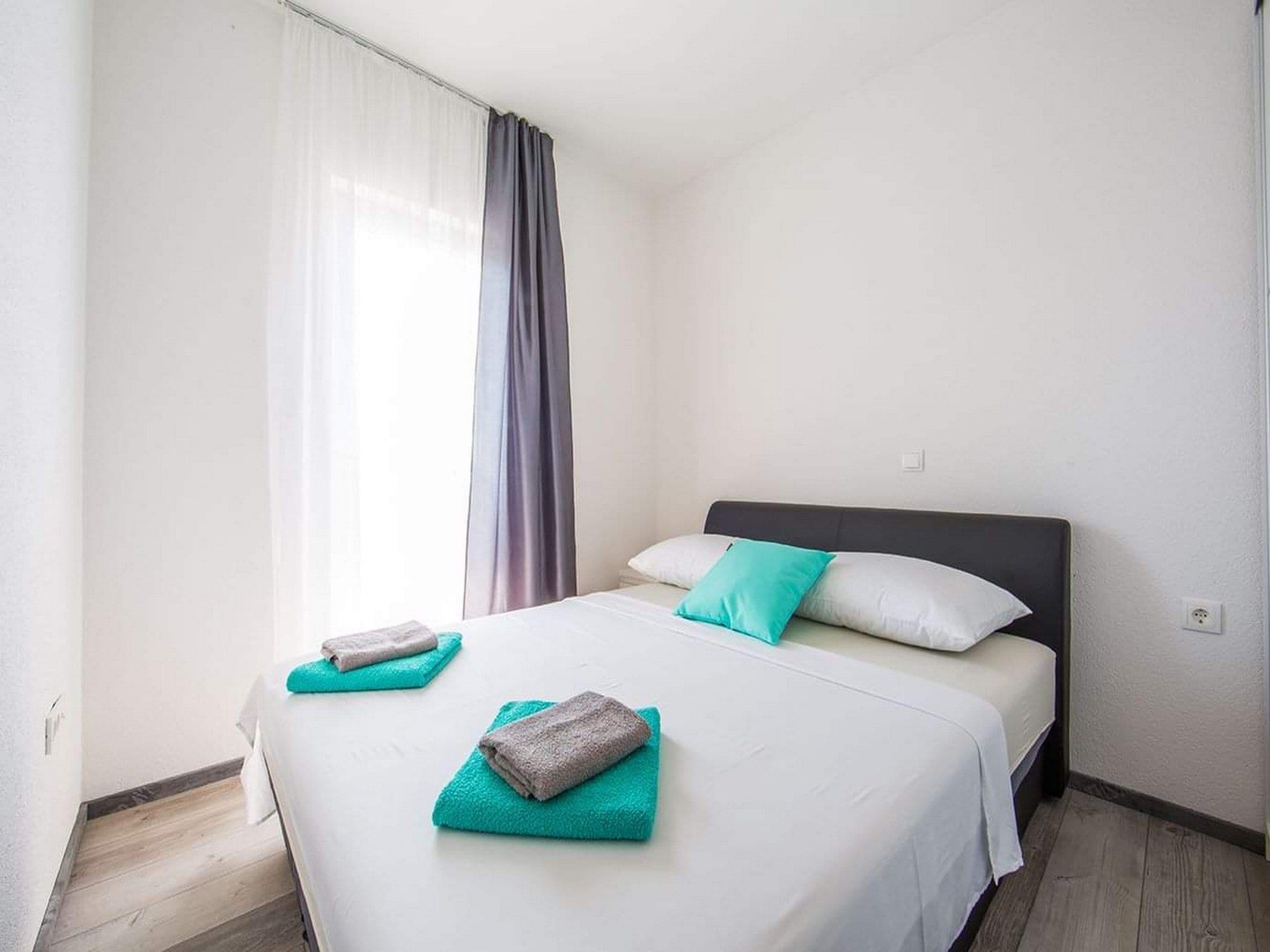   Holiday Home J&D No.3-Six Bedroom House  with Pool