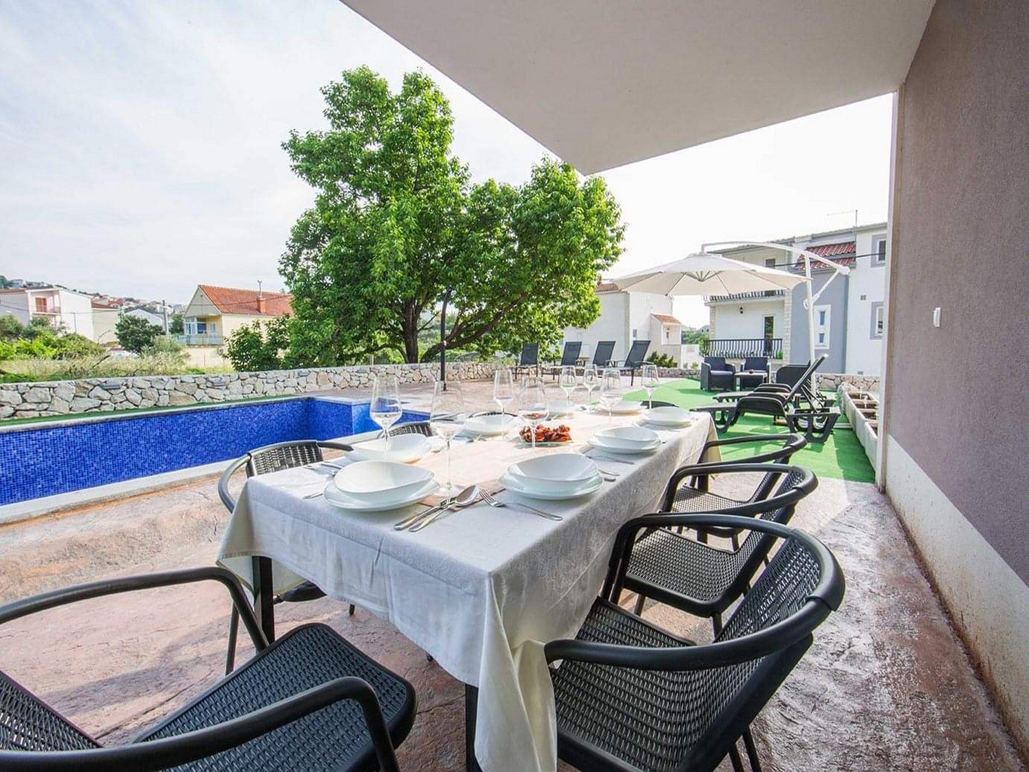   Holiday Home J&D No.3-Six Bedroom House  with Pool