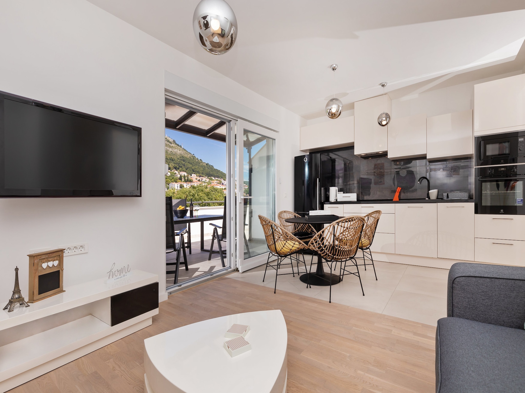 Apartmá Apartment Life Plus-Two Bedroom Apartment with Ter