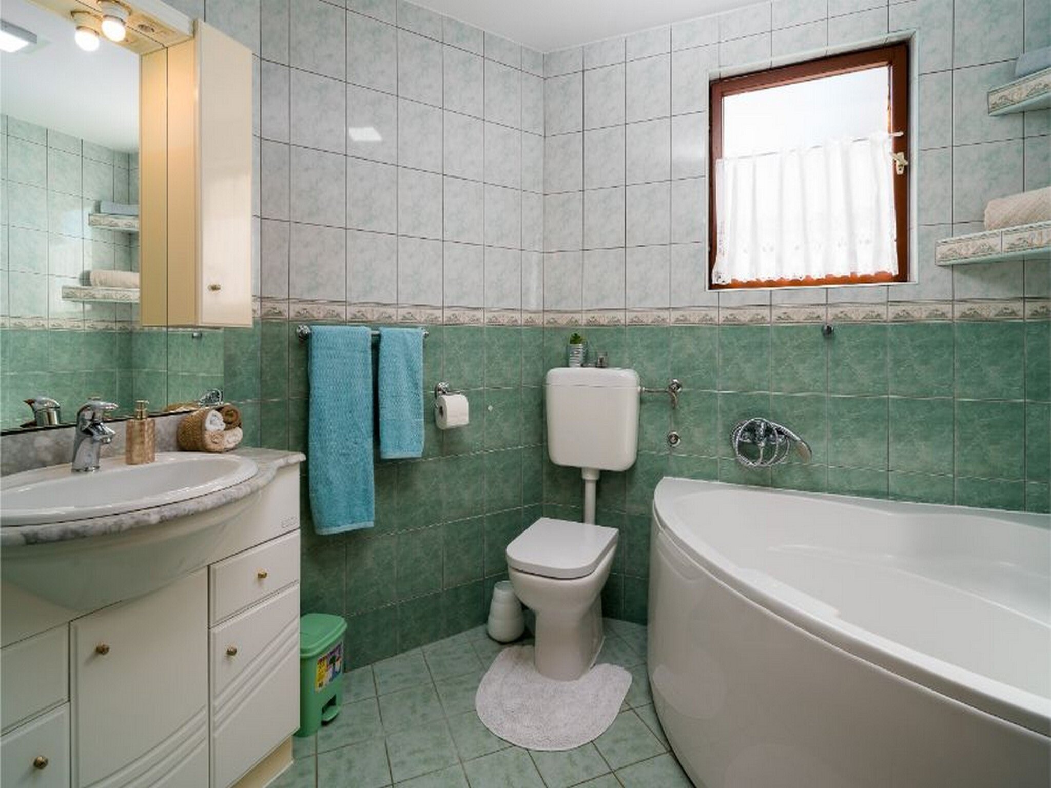Apartmá Apartments Tomas - Four Bedroom Apartment with Bal