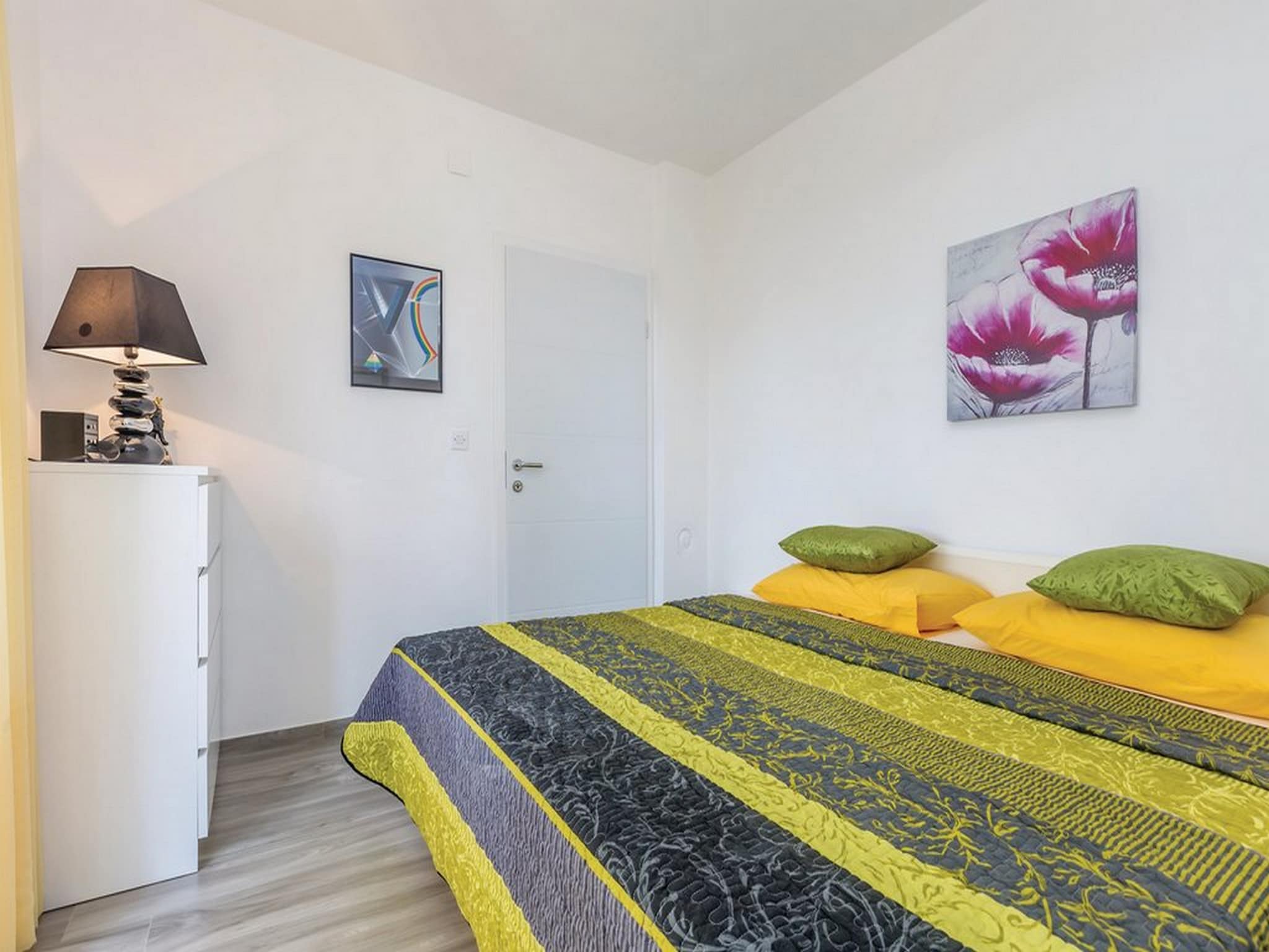 Apartmá Apartments Paola - Two Bedroom Apartment with Terr