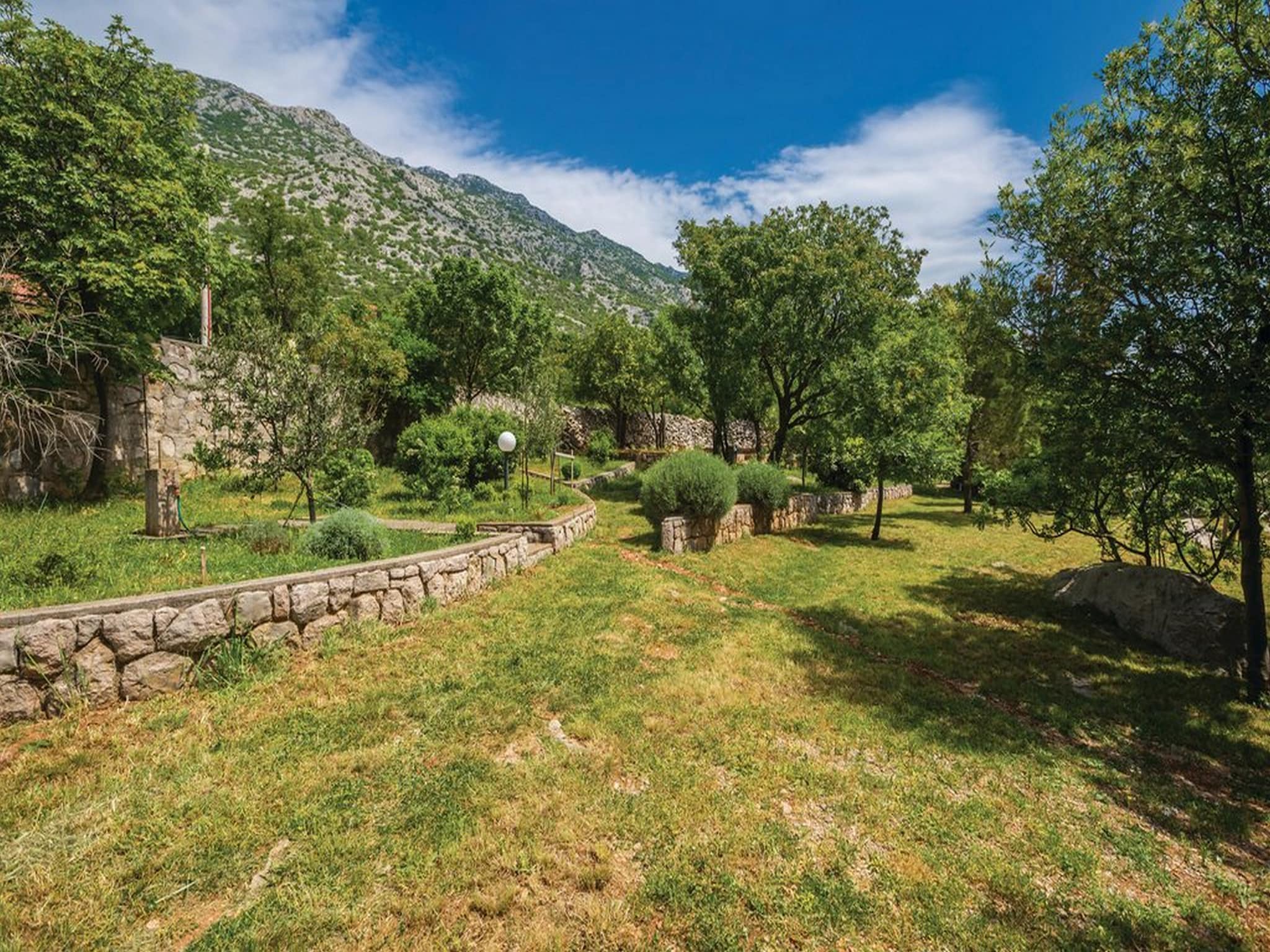 Apartmá Apartments Paola - Two Bedroom Apartment with Terr