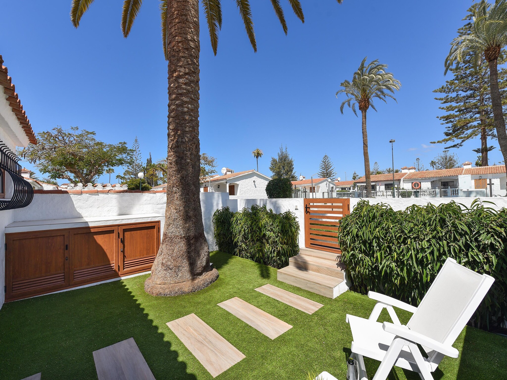Apartment Santa Barbara EMC2