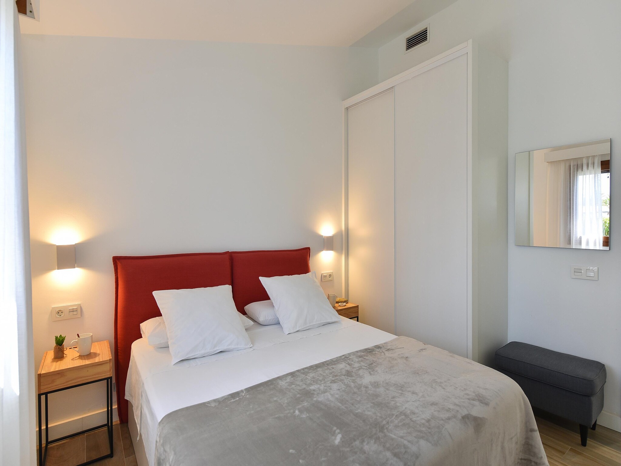 Apartment Santa Barbara EMC2