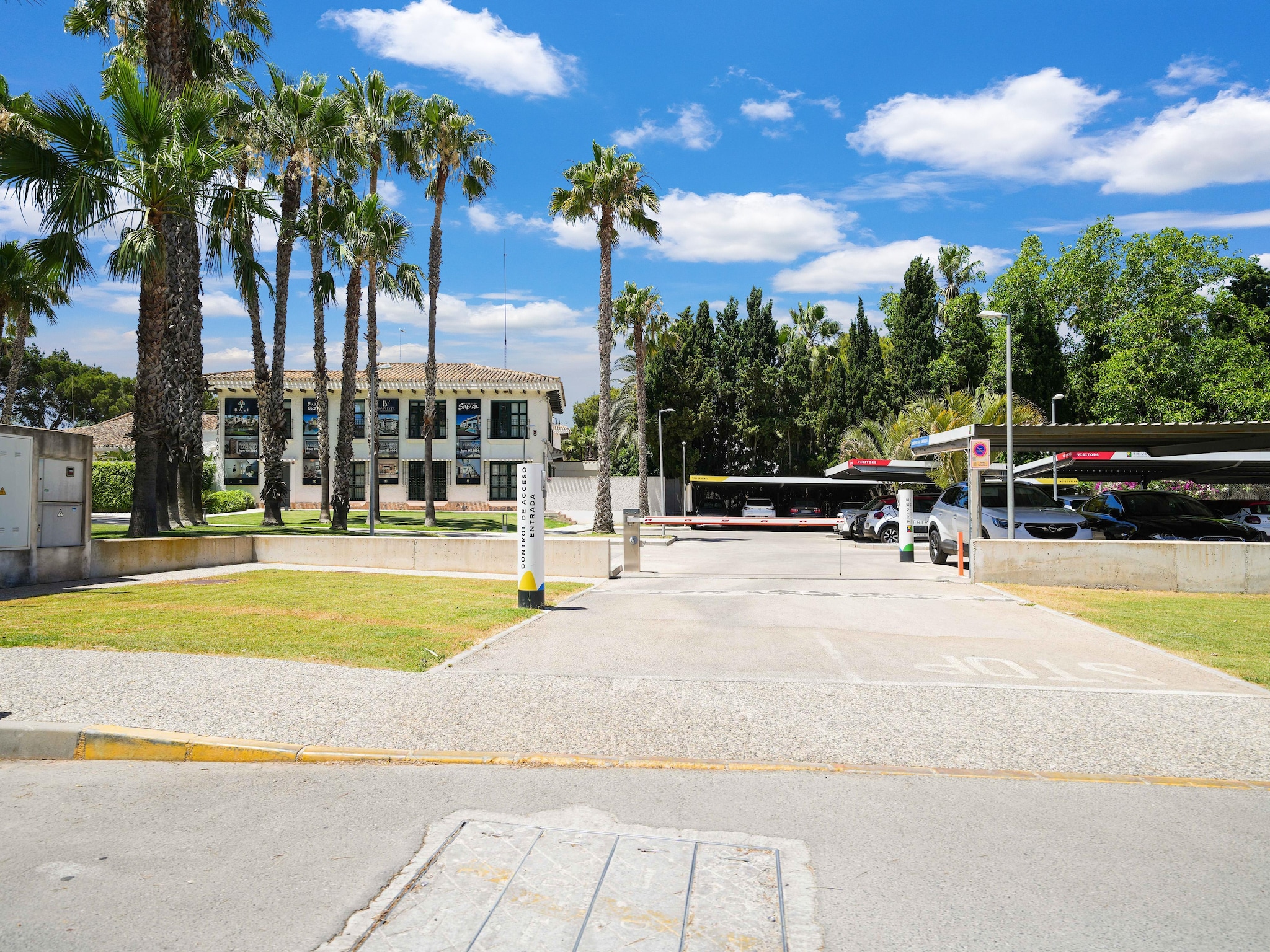   La Plaza de Villamartin