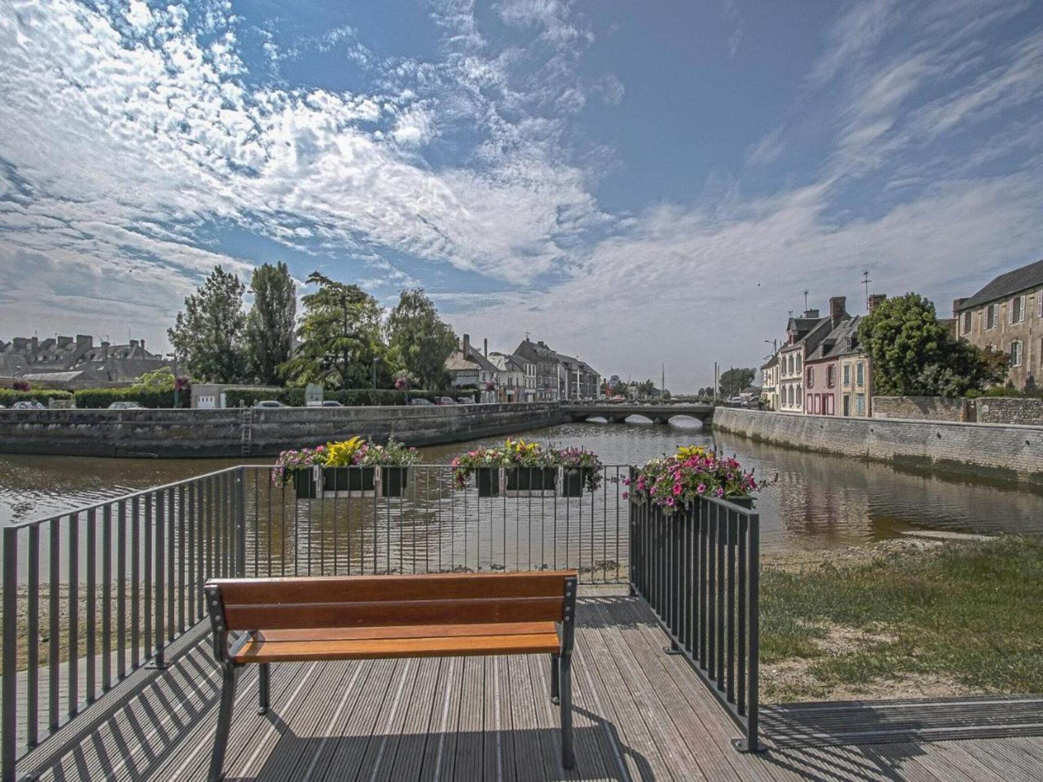   LA MAISON BLEUE/ TAILLEPIED