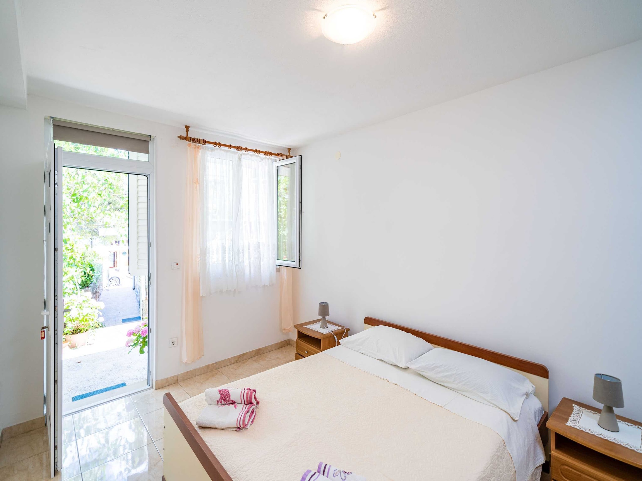 Apartmá Apartments Zarac - One Bedroom Apartment with Terr