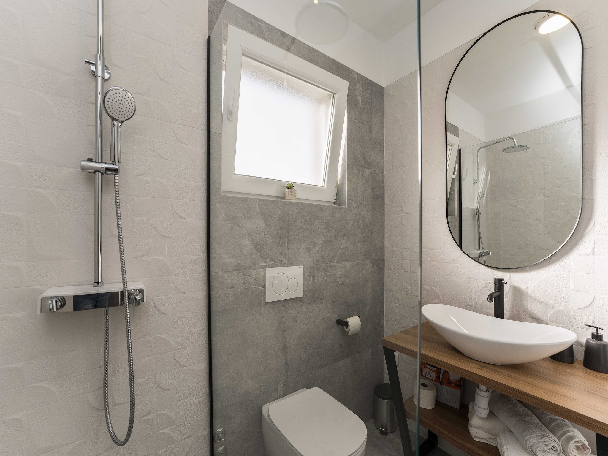 Apartmá Luxury D Apartments - Two Bedroom Apartment with T