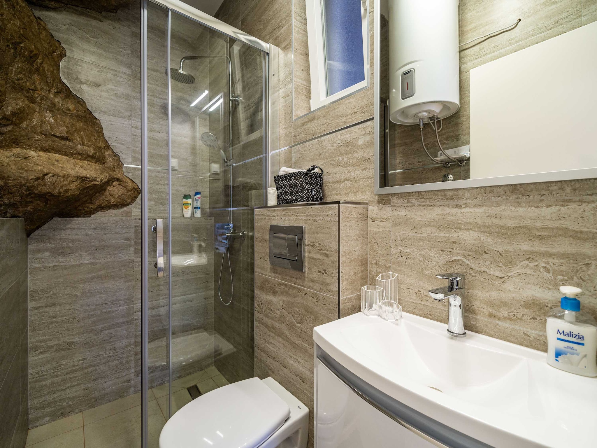 Apartment Hidden Gem Apartment - Two Bedroom Apartment with