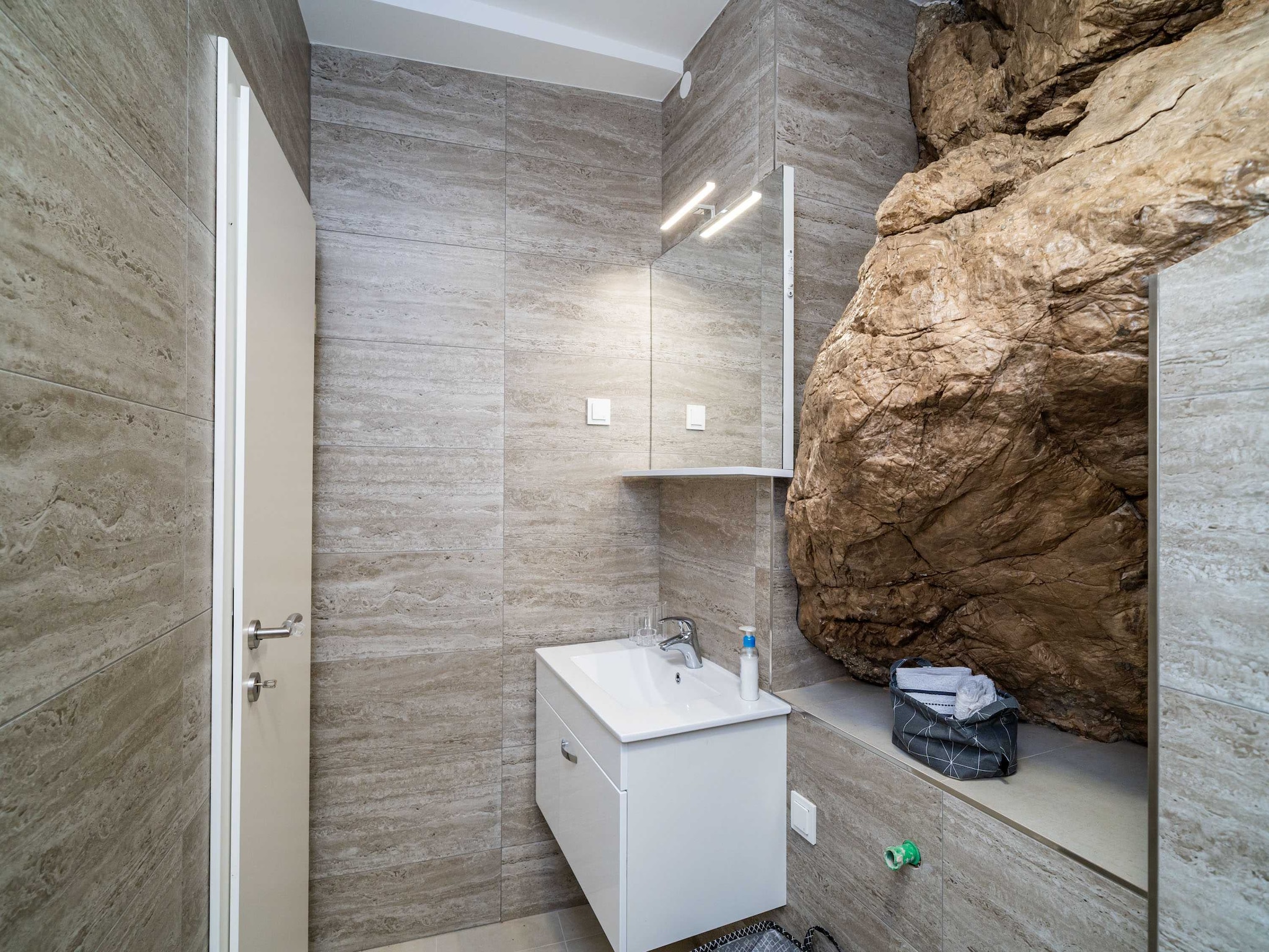 Apartment Hidden Gem Apartment - Two Bedroom Apartment with