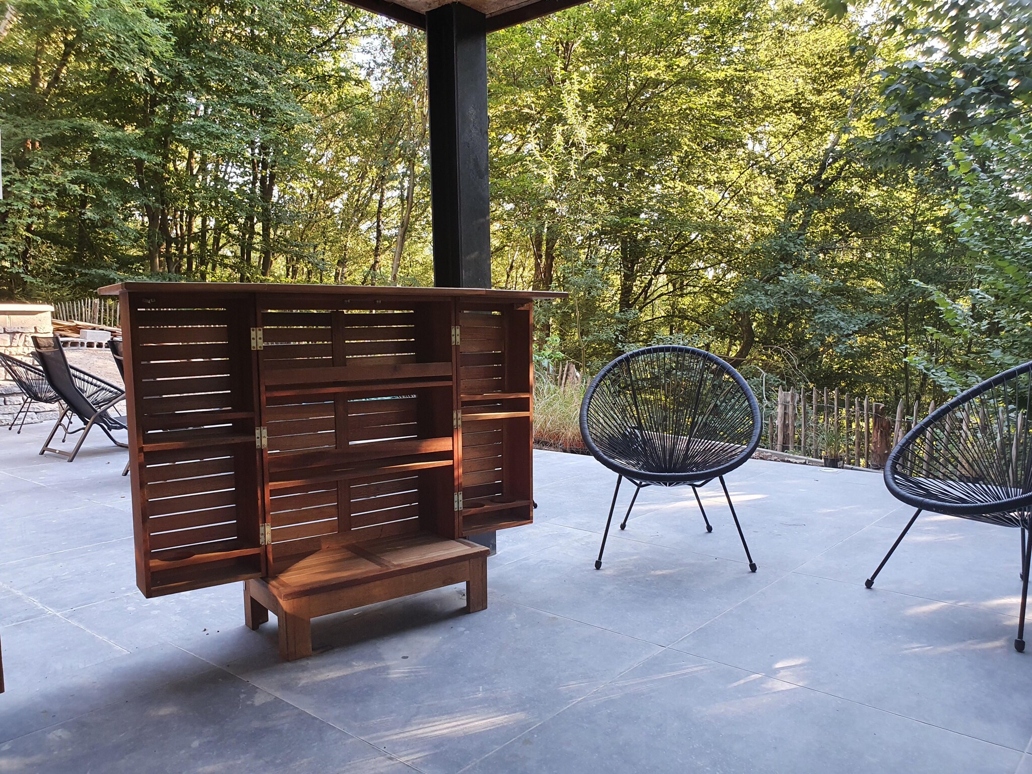 Maison Blue Wood