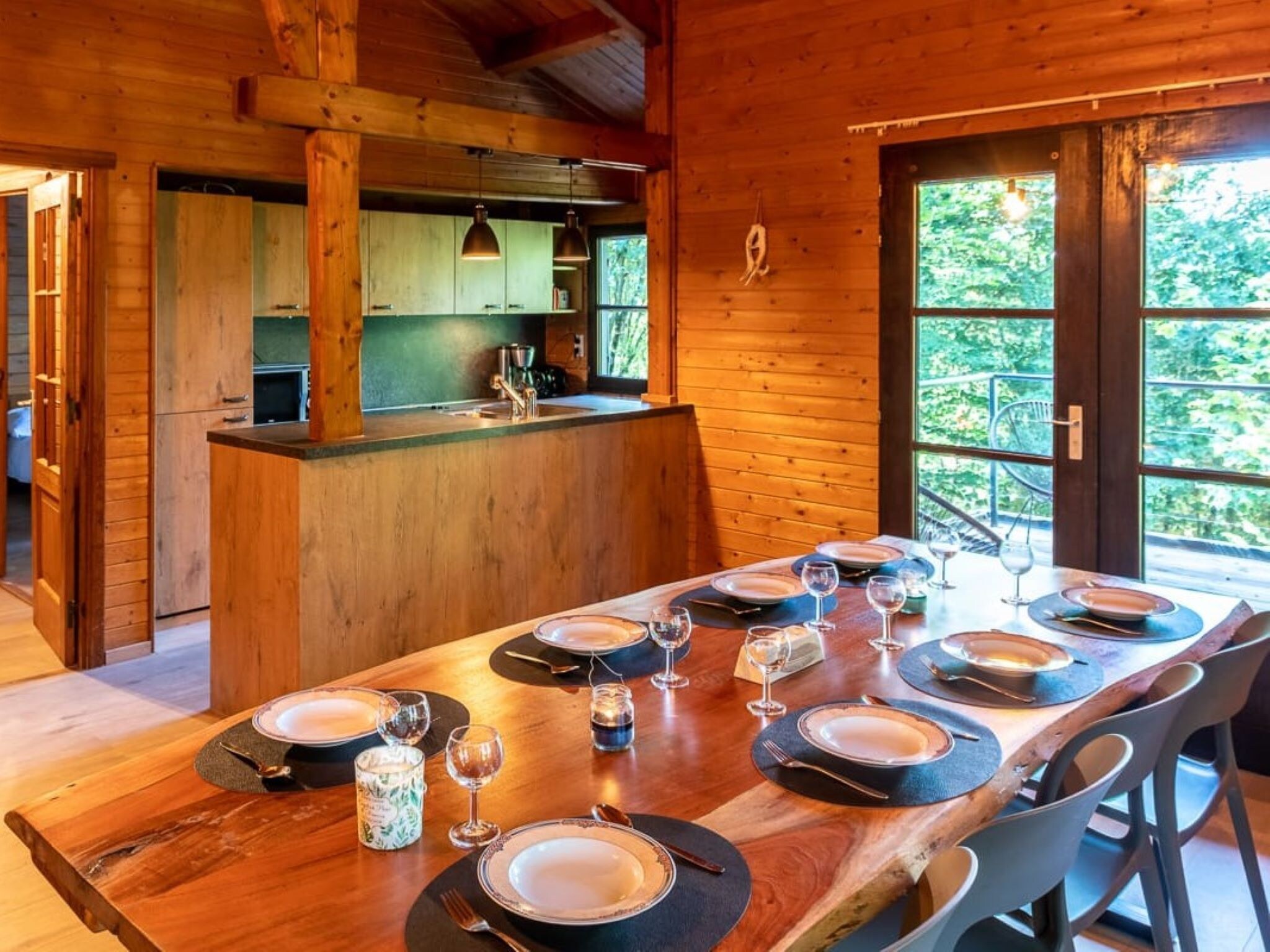 Maison Blue Wood