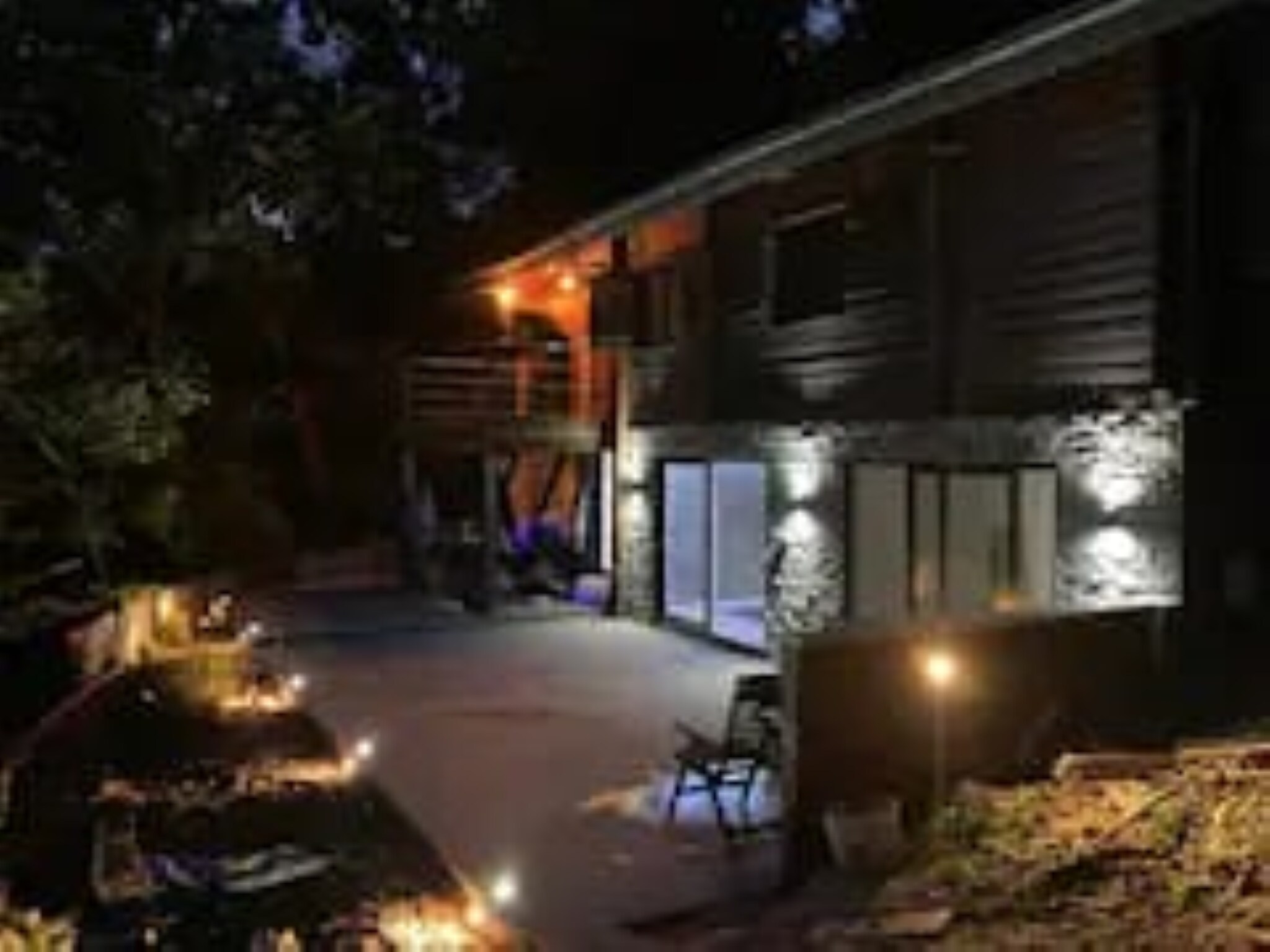 Maison Blue Wood