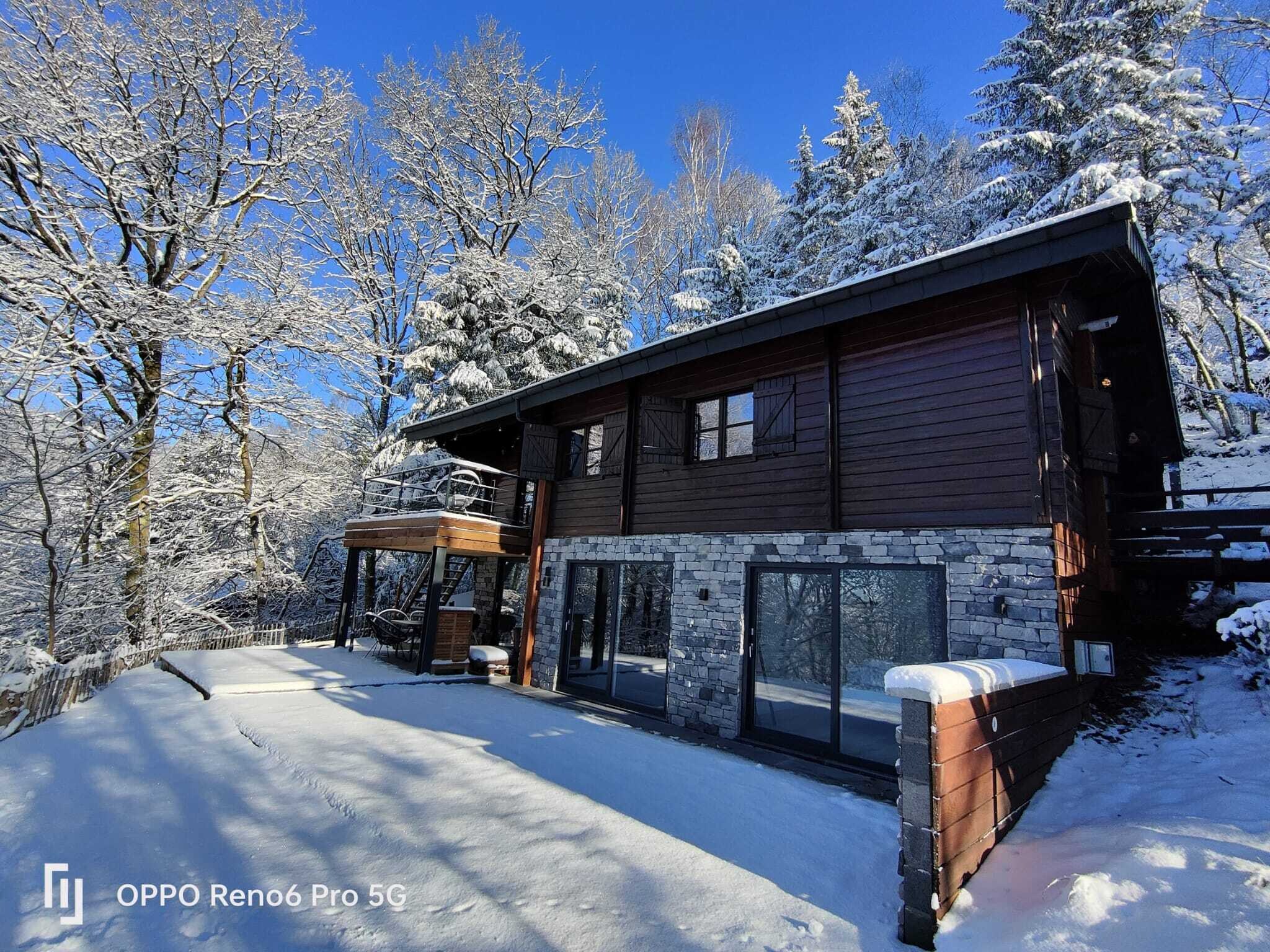 Maison Blue Wood