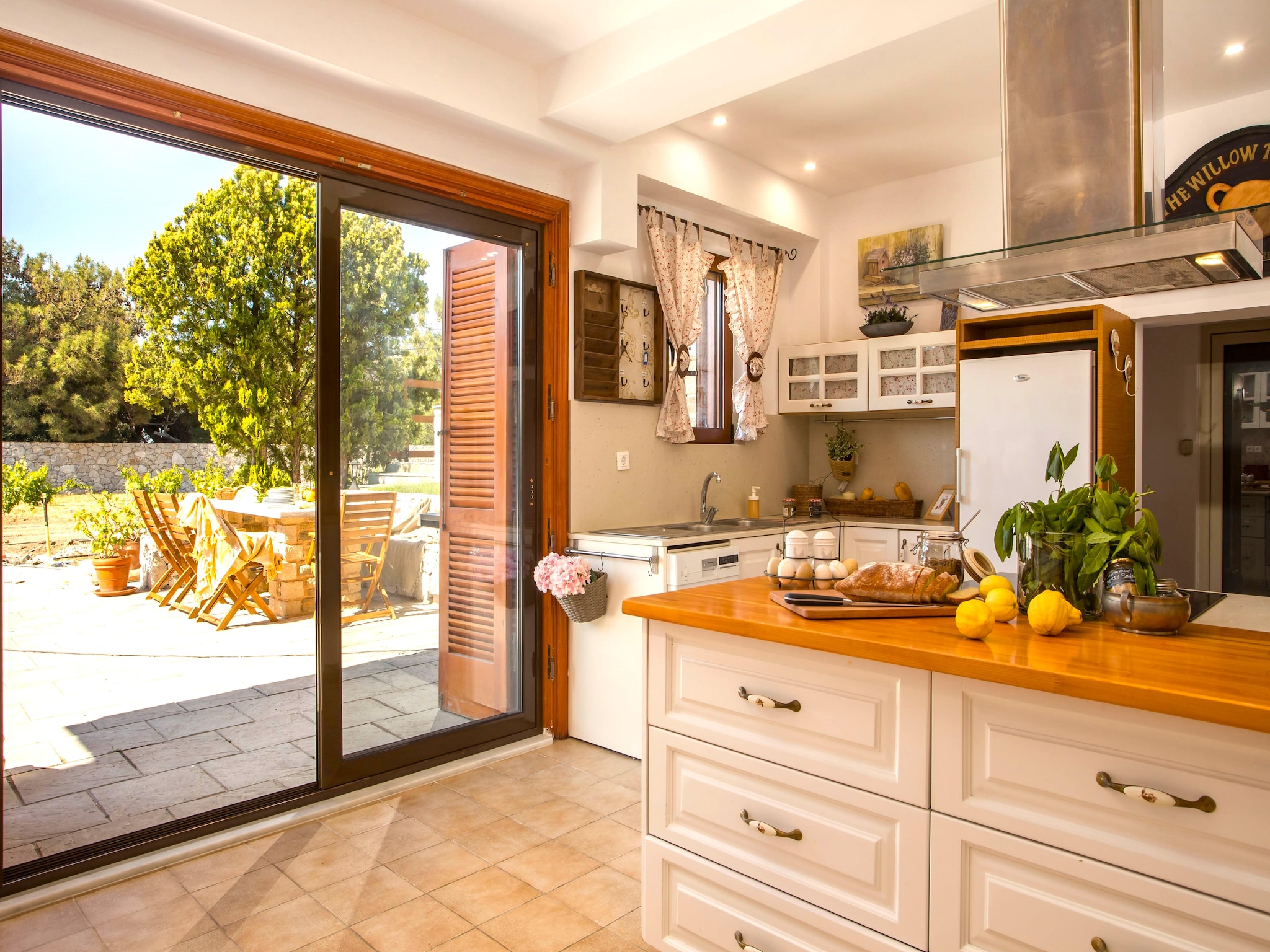   Emarmene Country Home