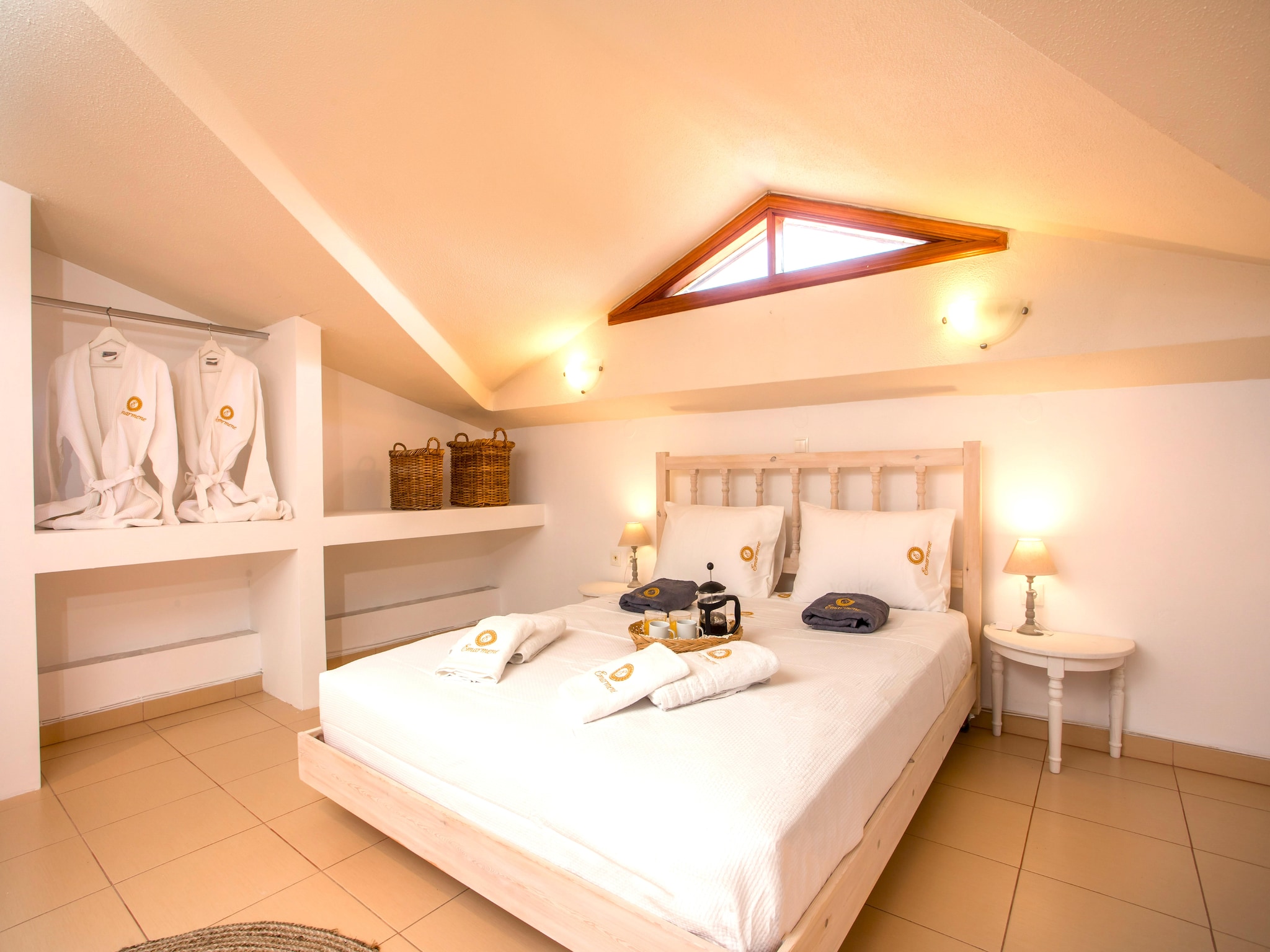   Emarmene Country Home