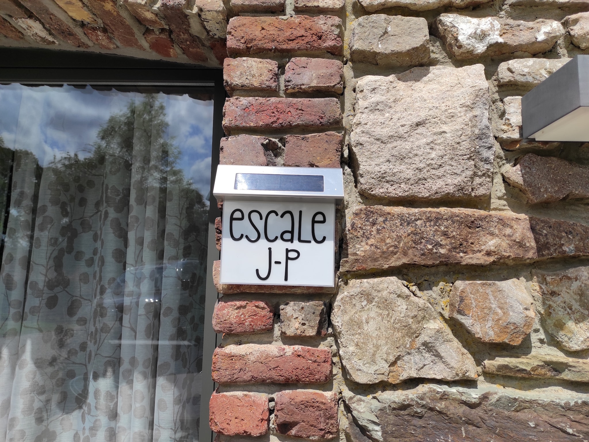   Escale J-P
