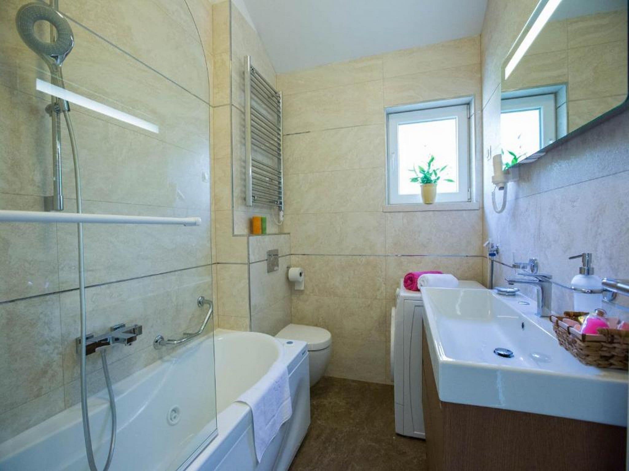 Apartmá 4B Apartments - Deluxe One Bedroom Apartment A4 (3