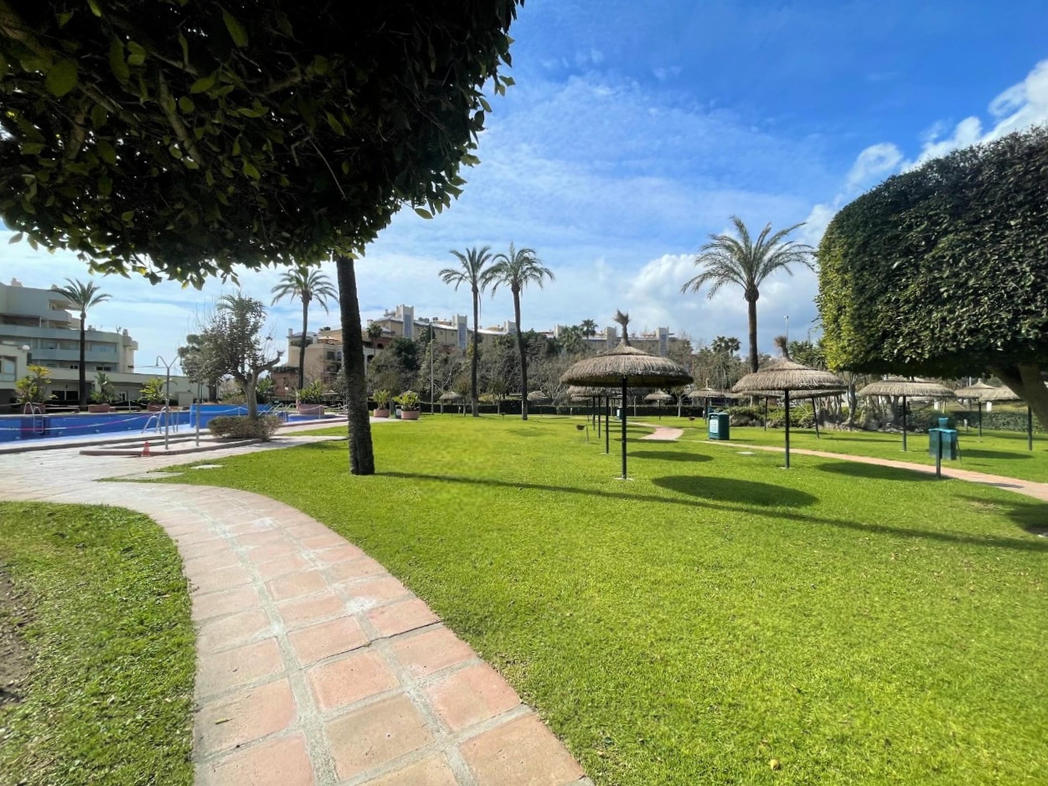 Lejlighed Apartamento con terraza y vistas a playa Benalm