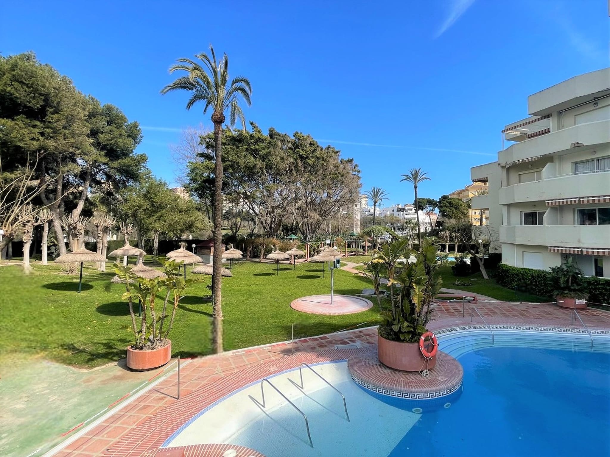 Lejlighed Apartamento con terraza y vistas a playa Benalm