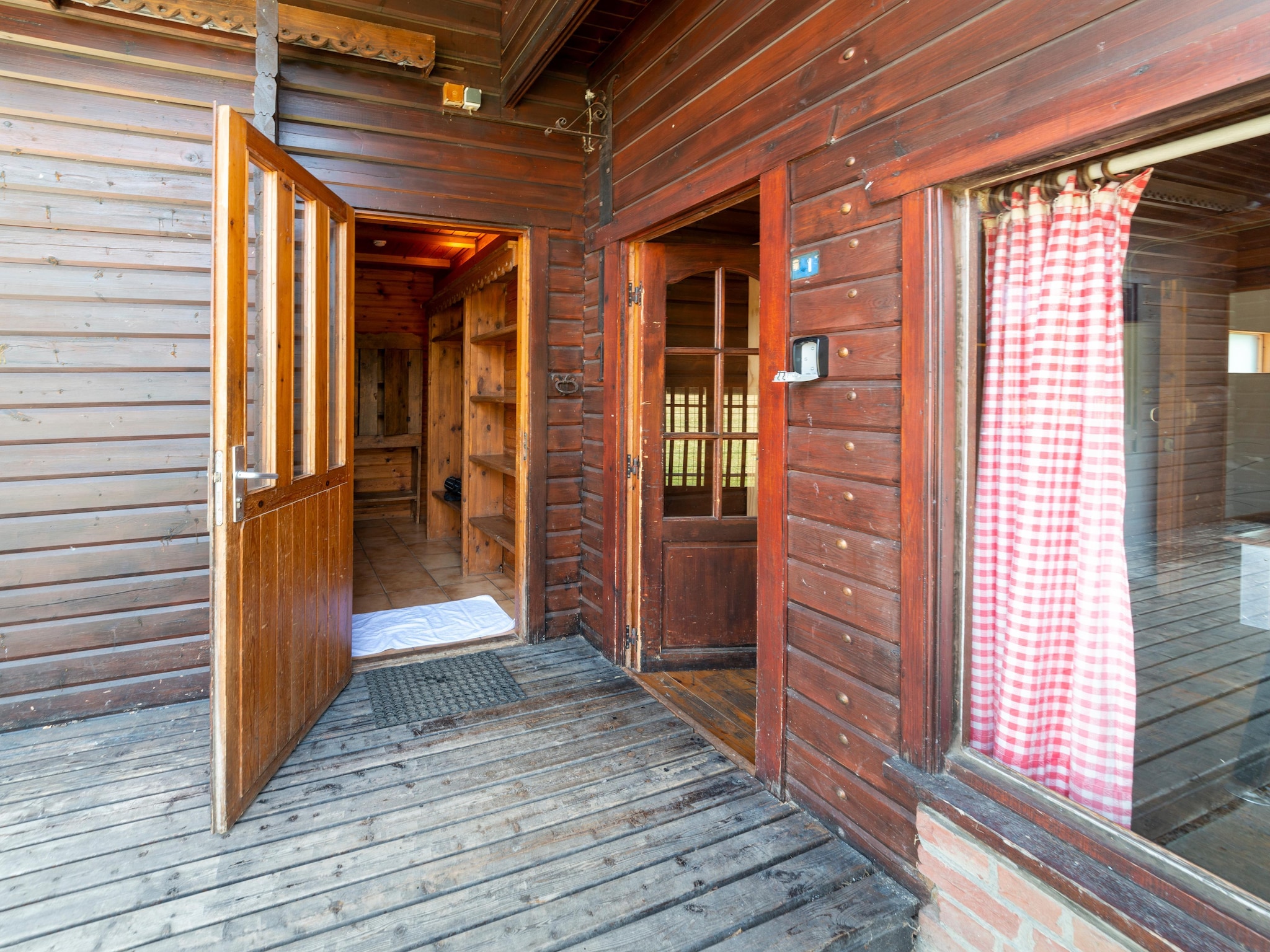   Chalet Suisse