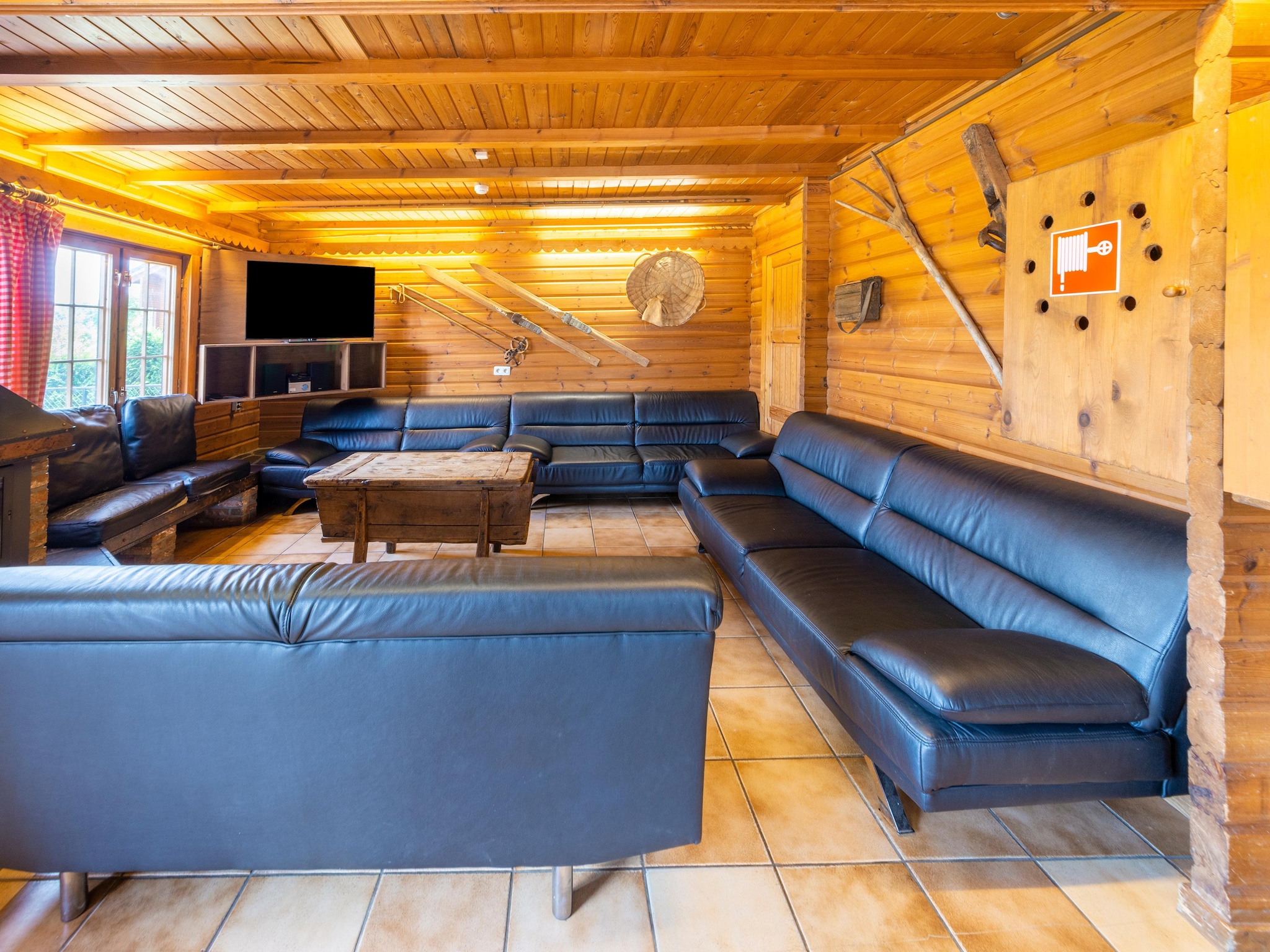   Chalet Suisse