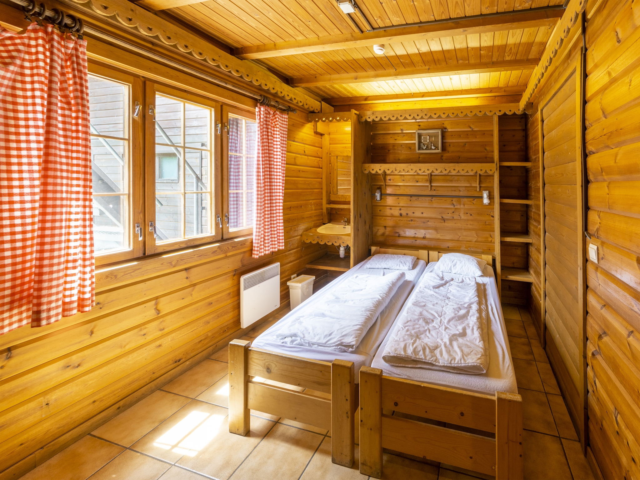   Chalet Suisse
