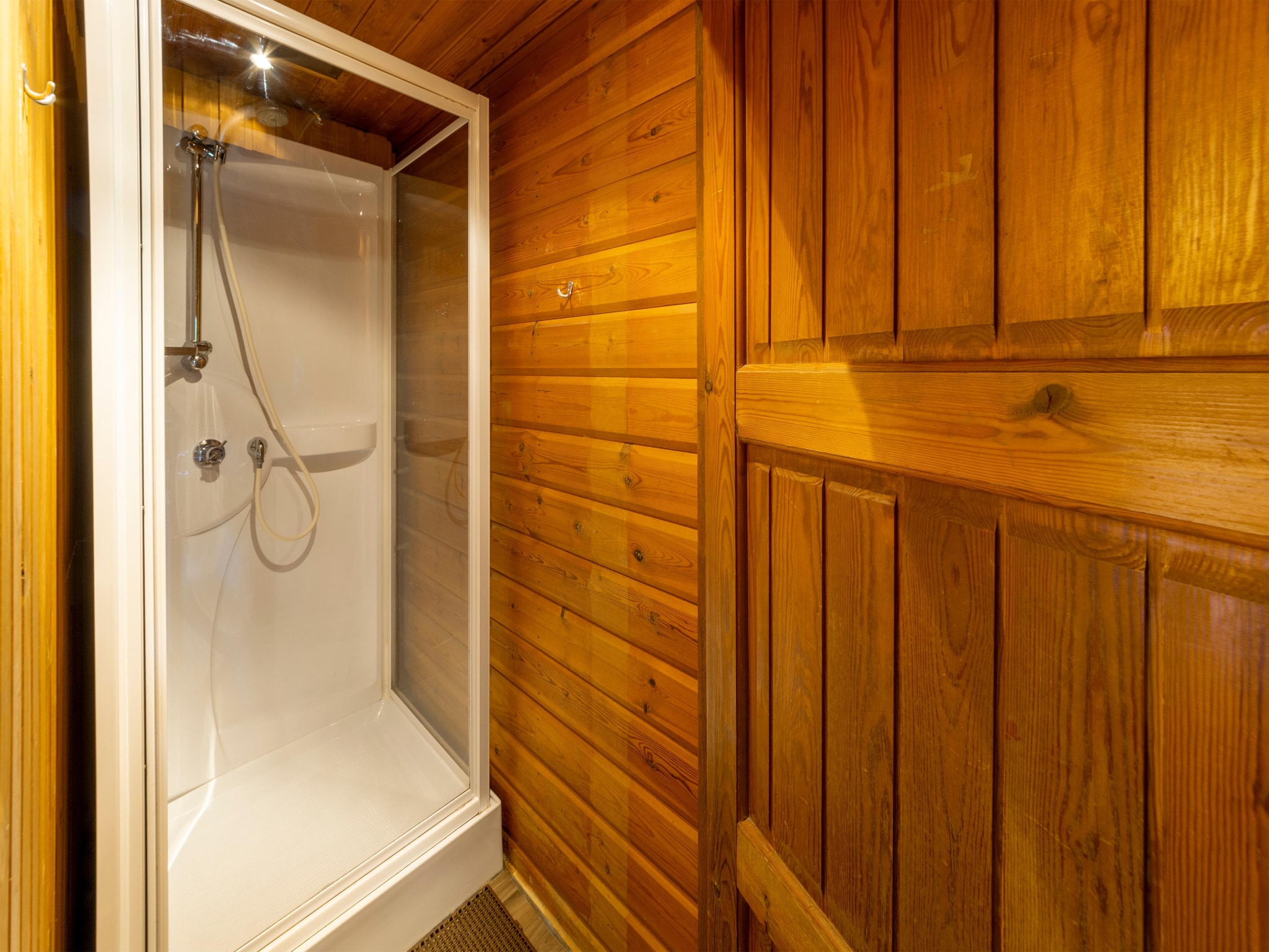   Chalet Suisse
