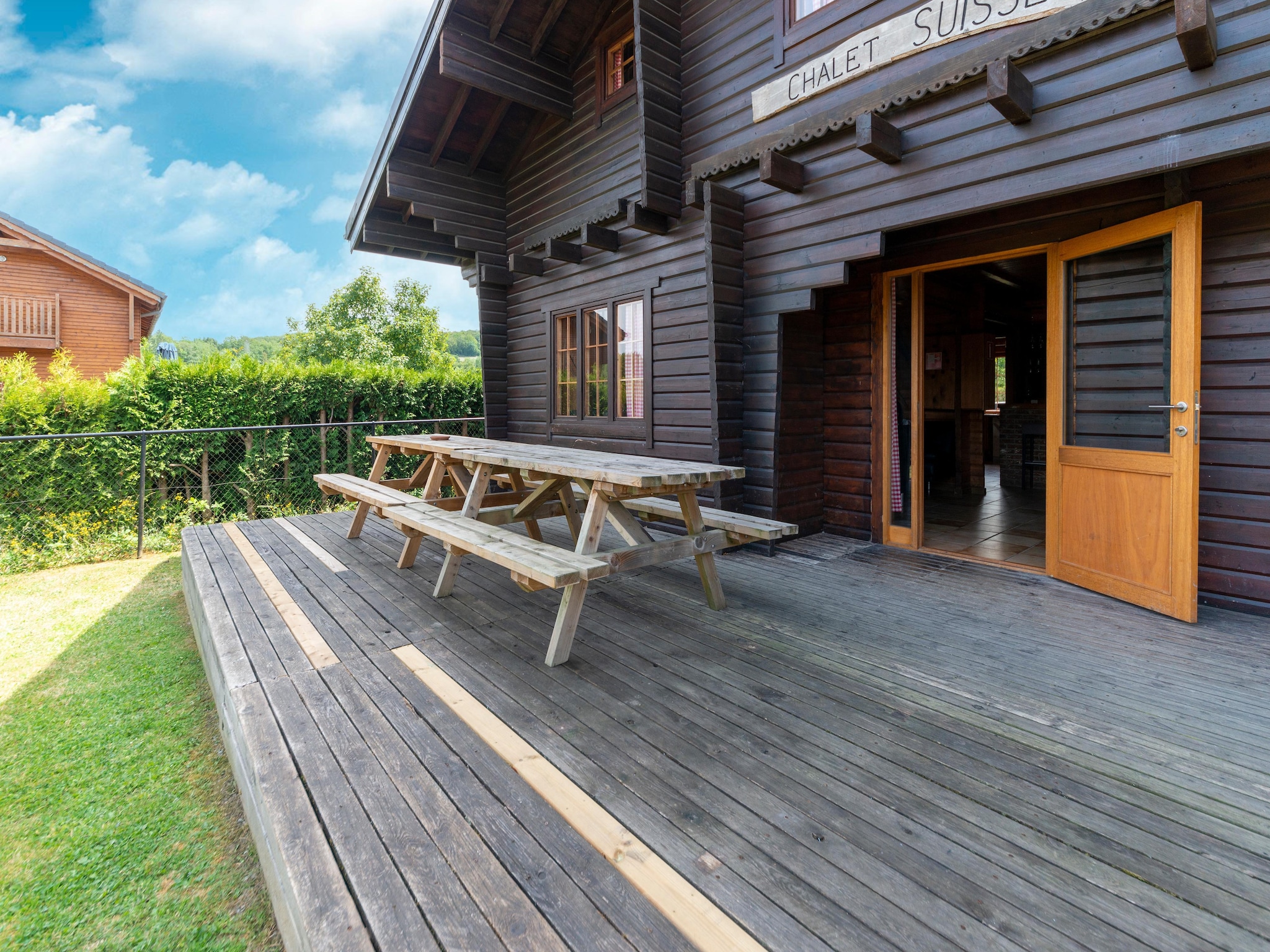   Chalet Suisse