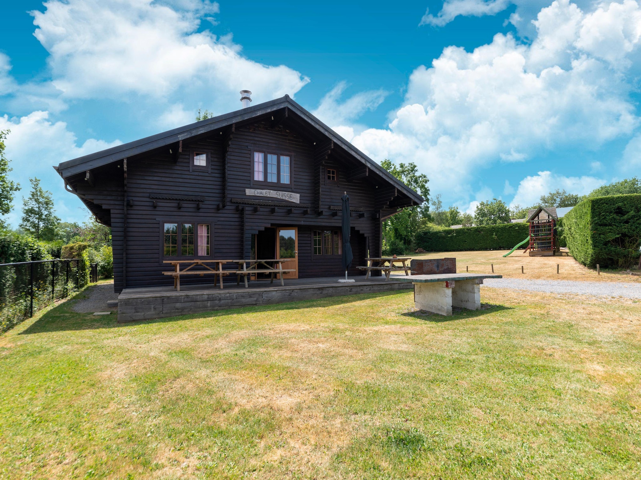   Chalet Suisse