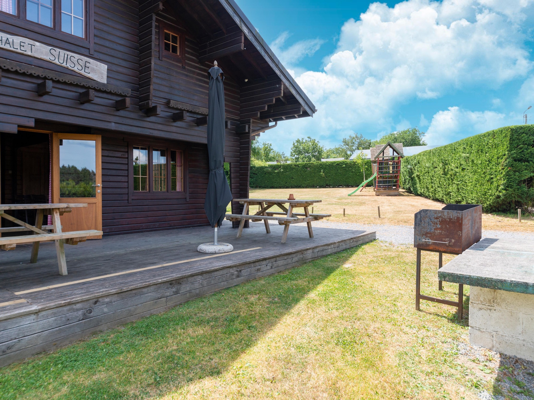   Chalet Suisse