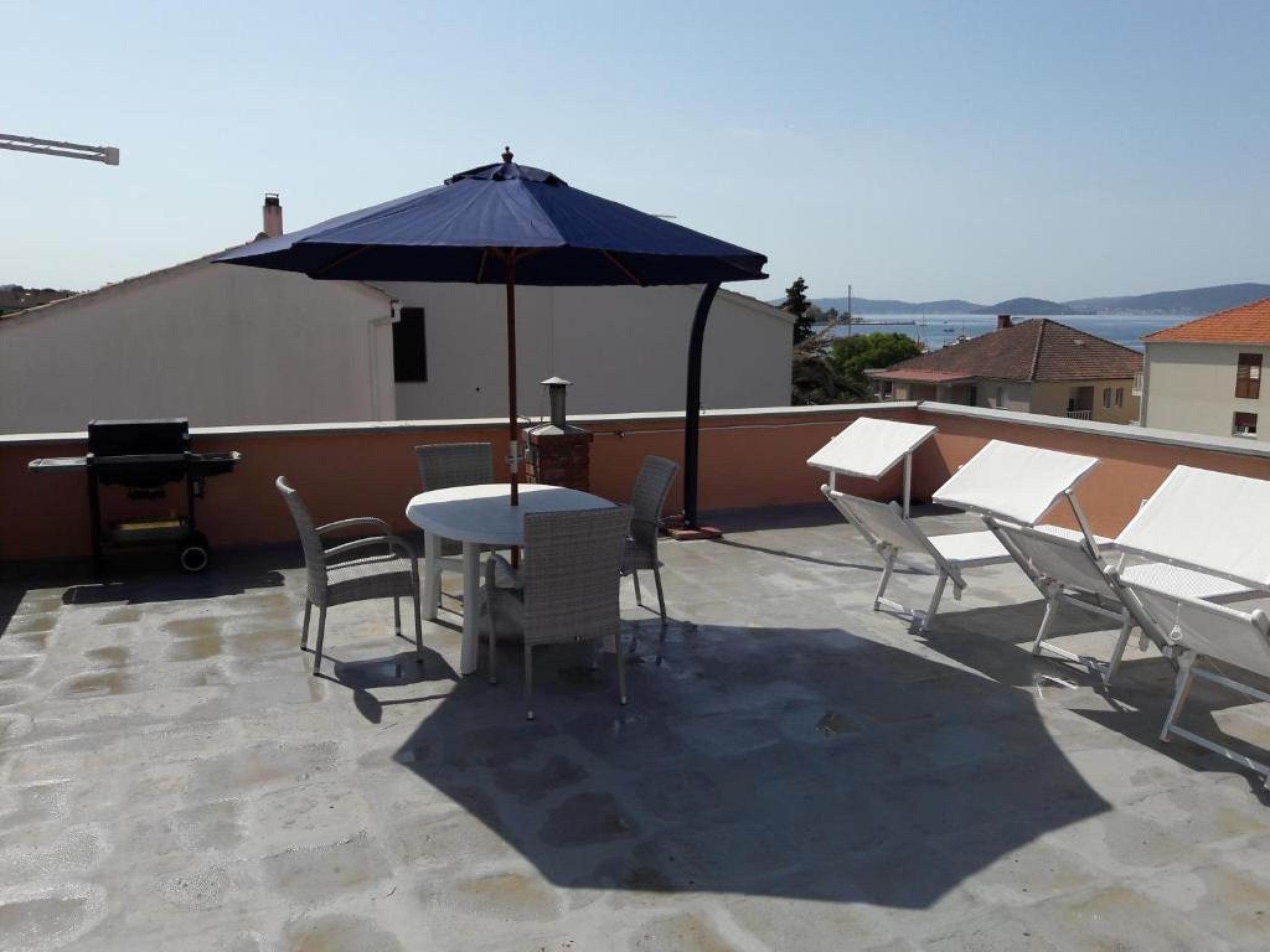 Apartmá Apartments Amalia - Two Bedroom Apartment with Roo
