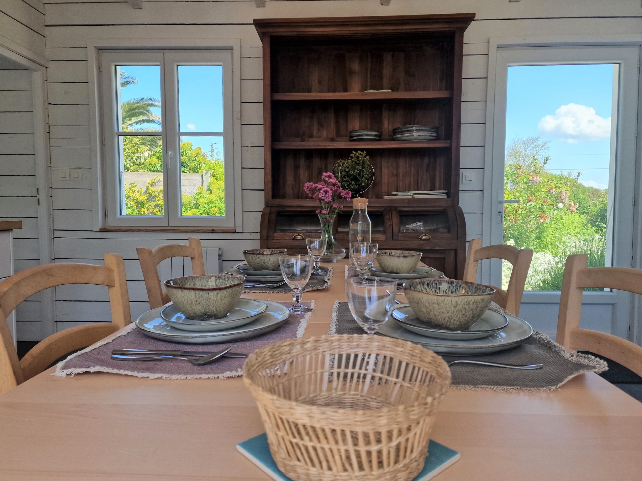   Holiday home with terrace and garden in Locquirec