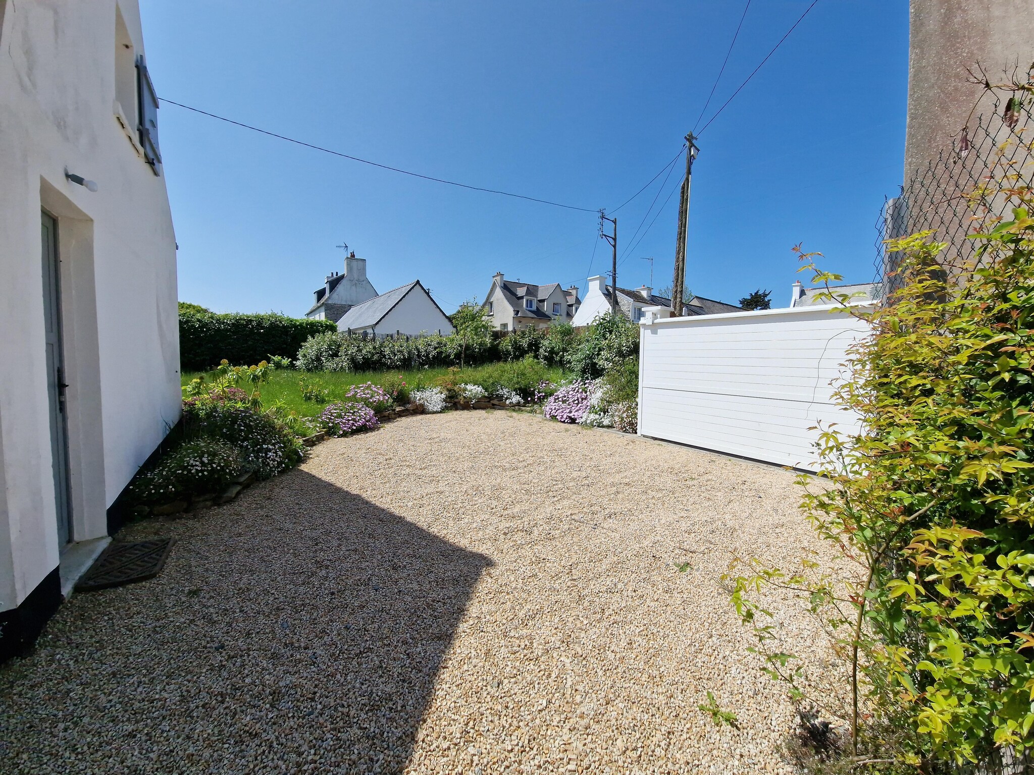   Holiday home with terrace and garden in Locquirec