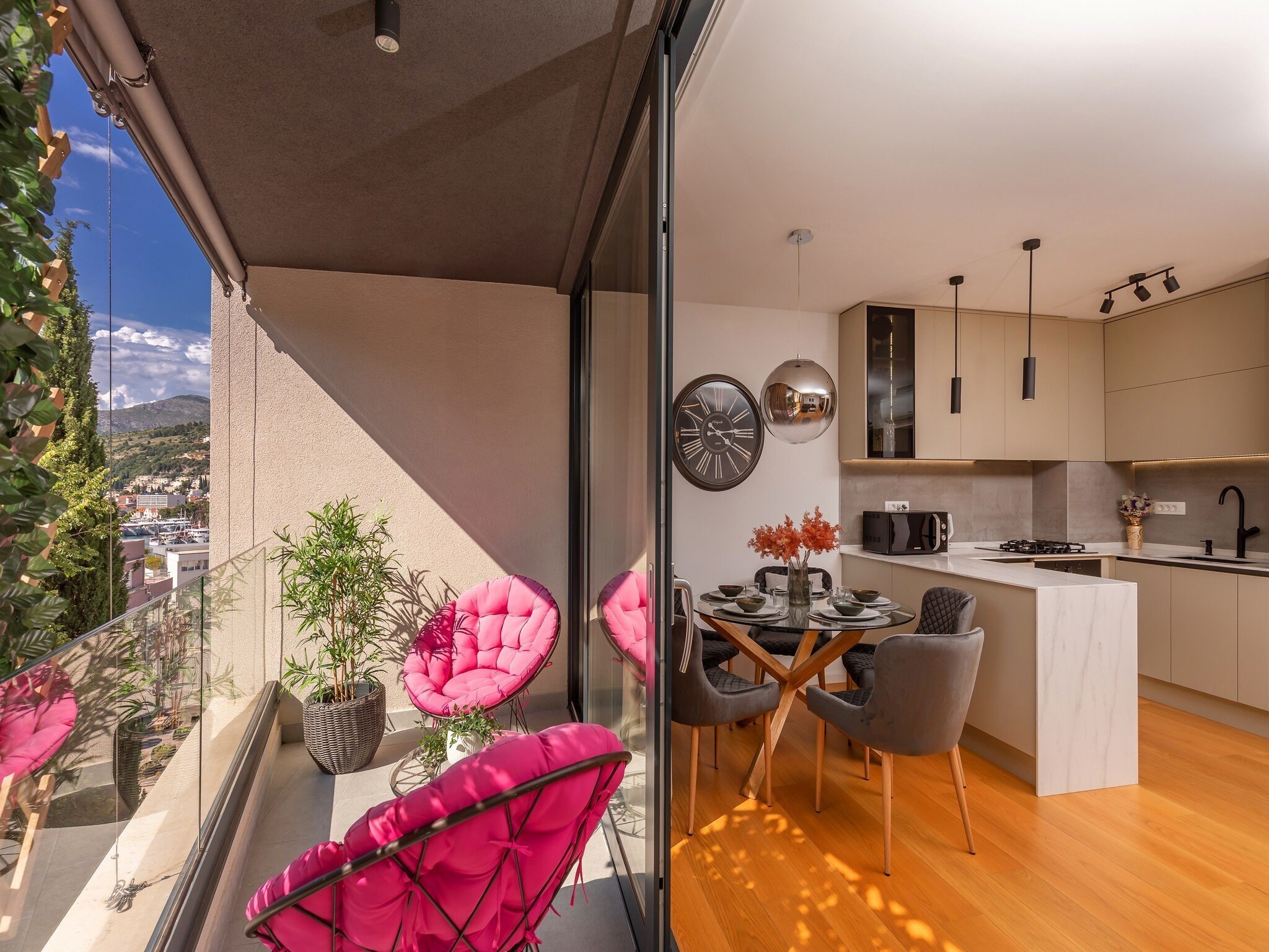 Apartmá Apartment Floramye  - Three Bedroom Apartment with
