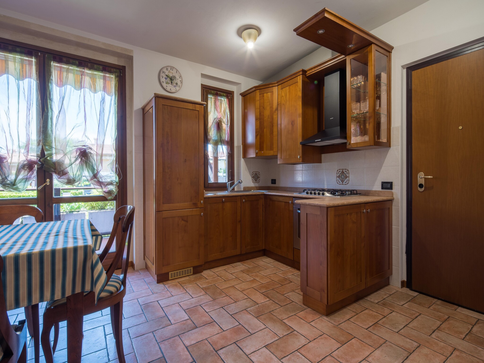   Casara F10