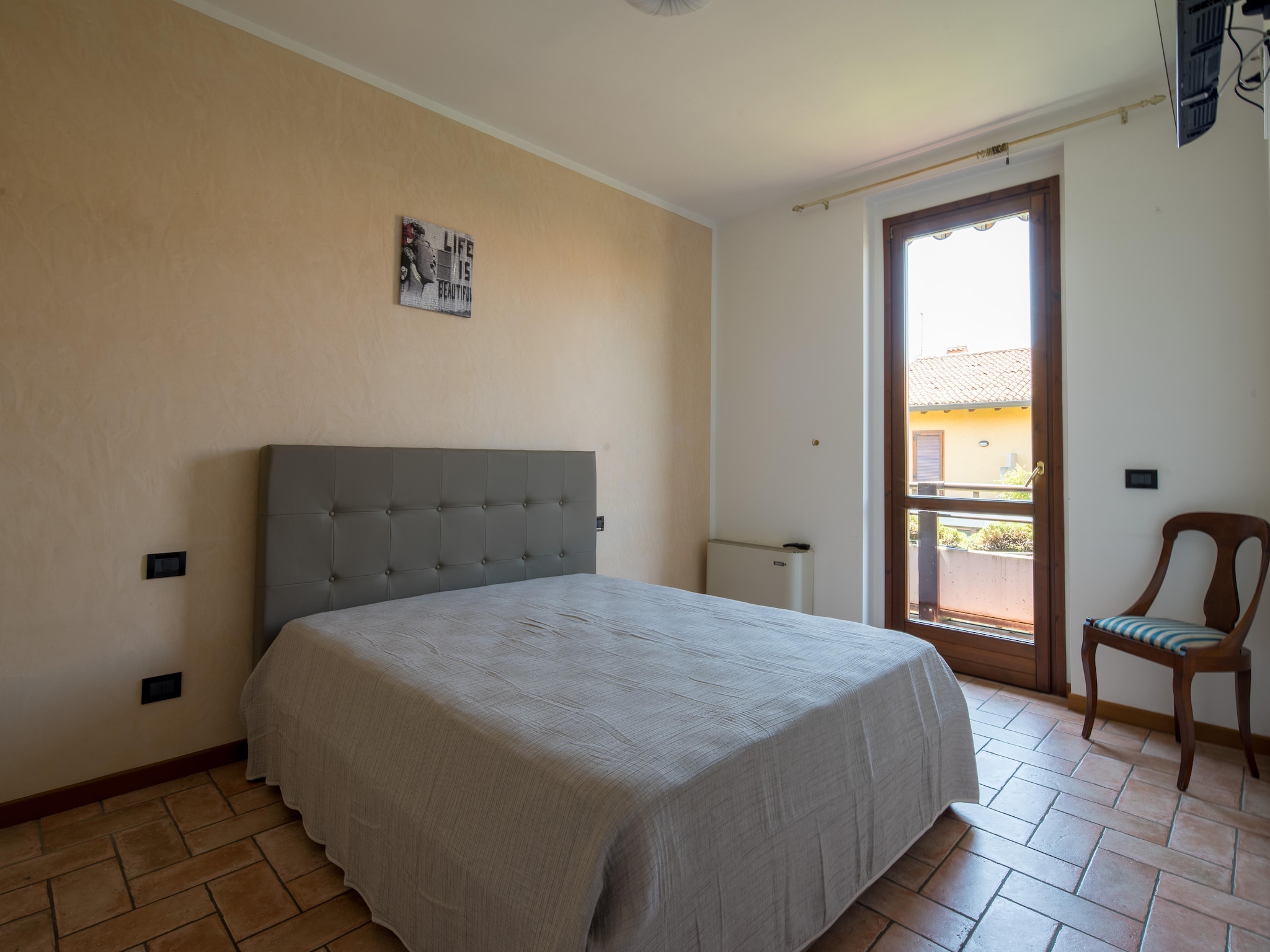   Casara F10
