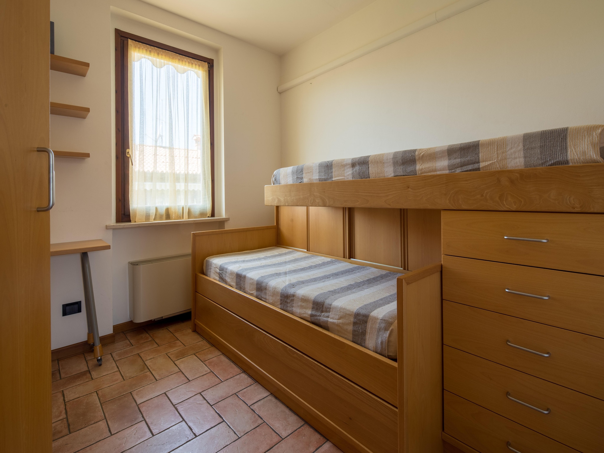   Casara F10