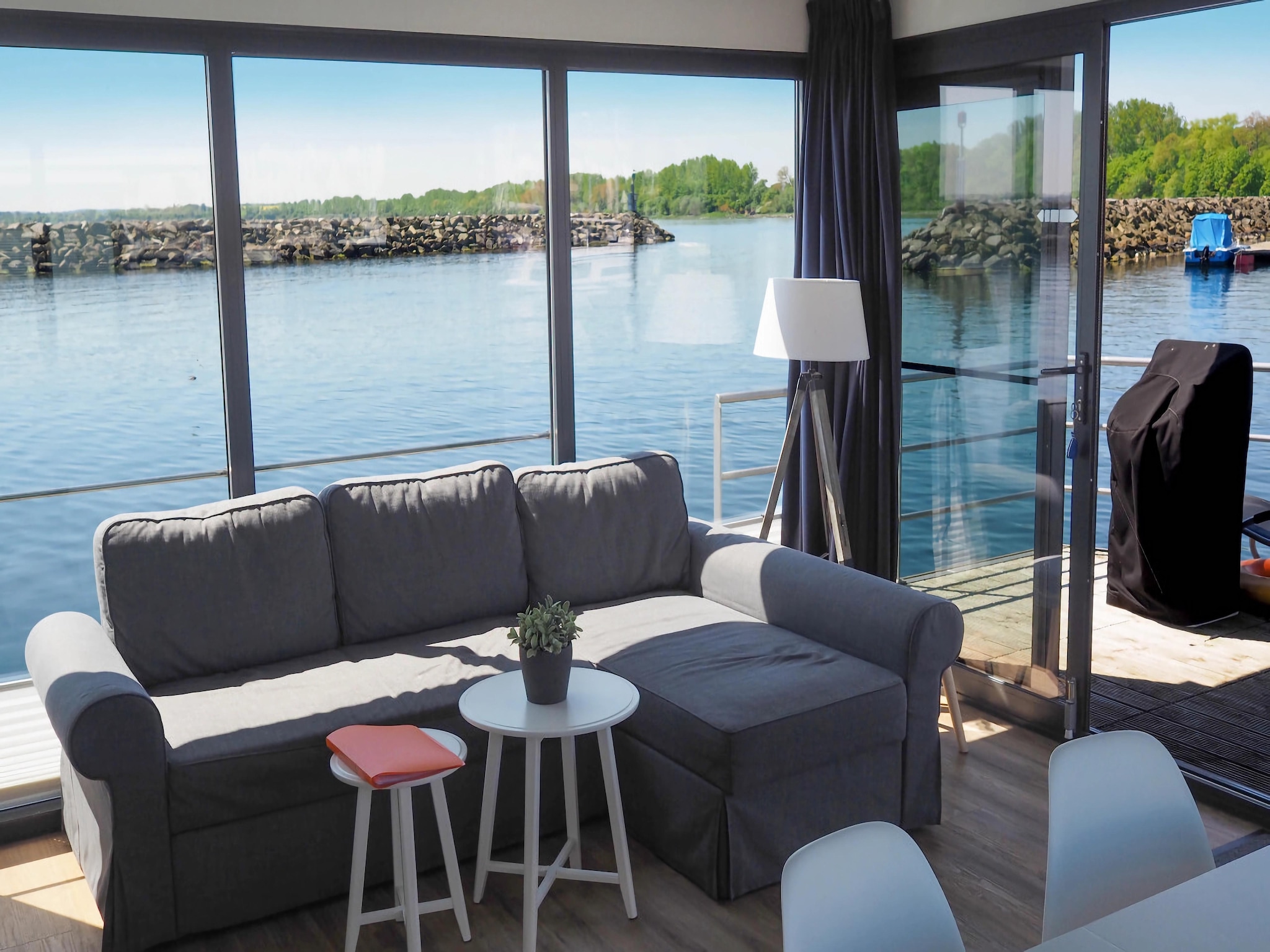   Hausboot Family & Friends mit Hund LP 8 / 1-2 Pers