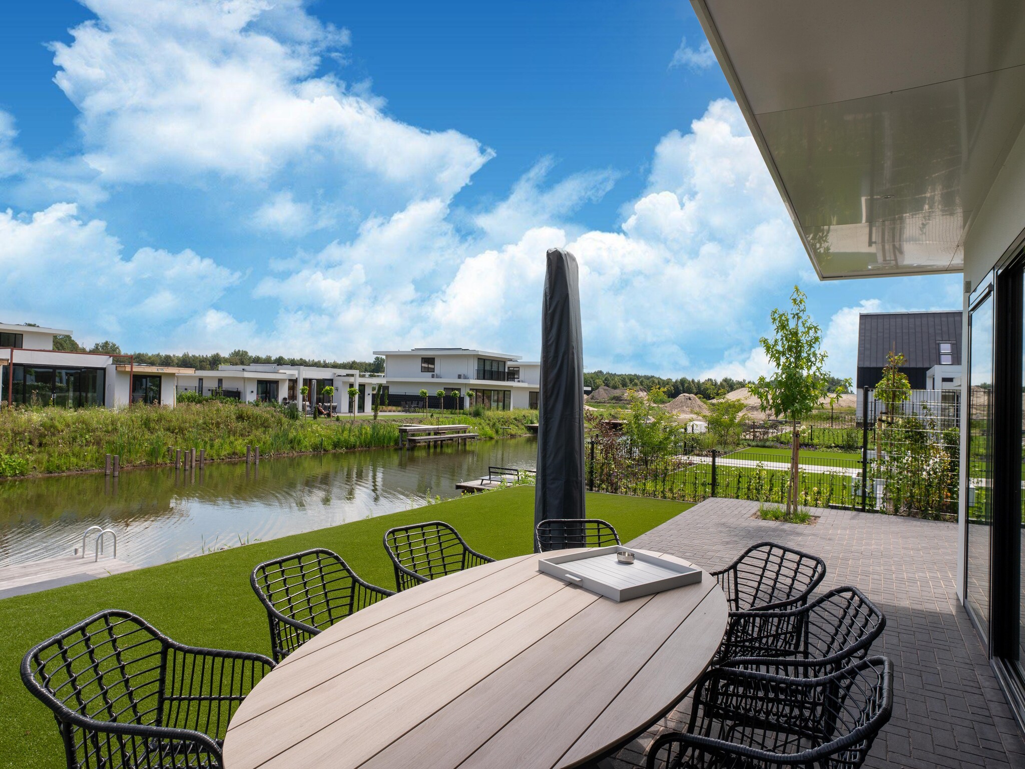   Combi watervillas 553 and 554