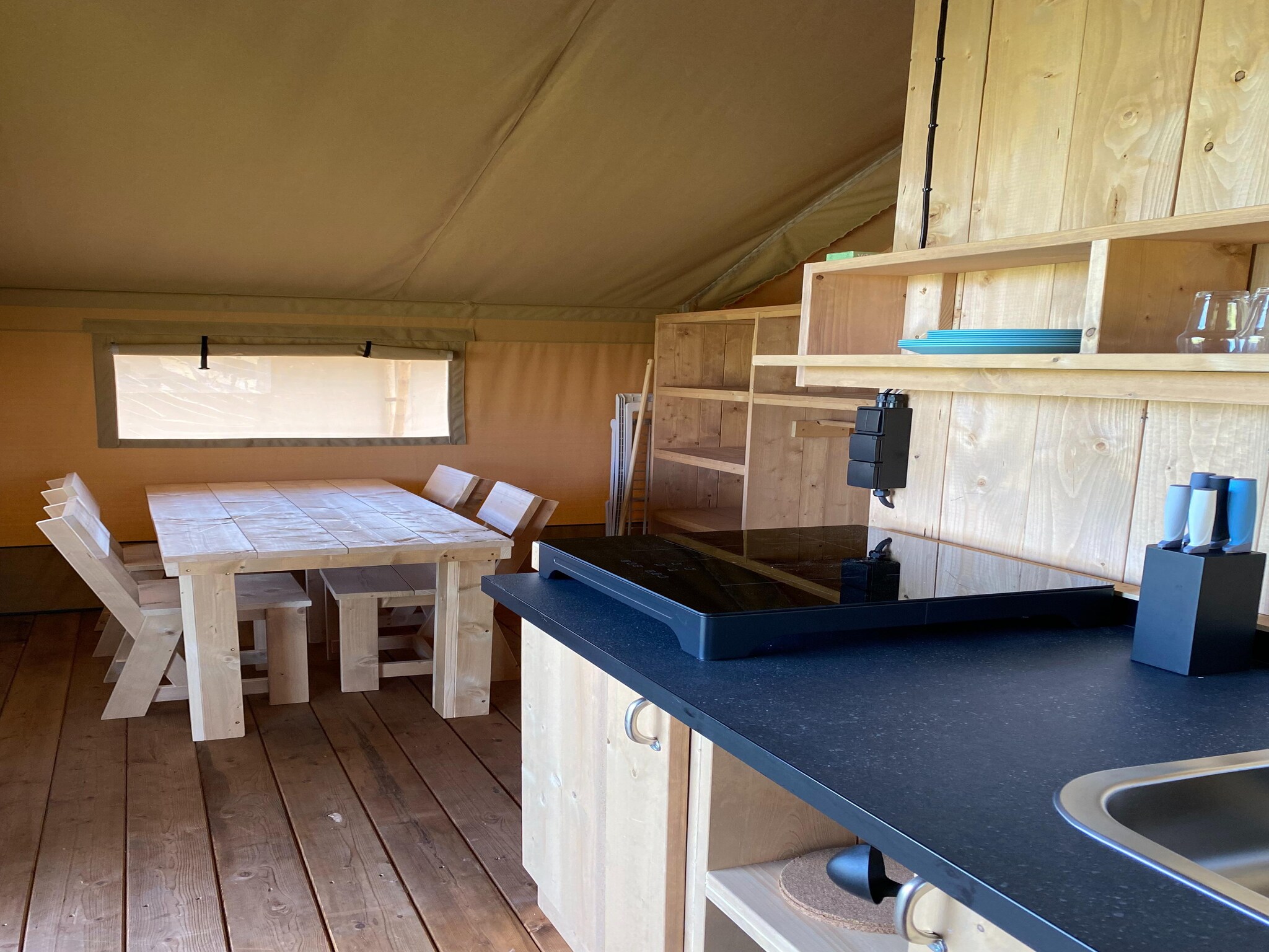   Luxe glamping met badkamer 2